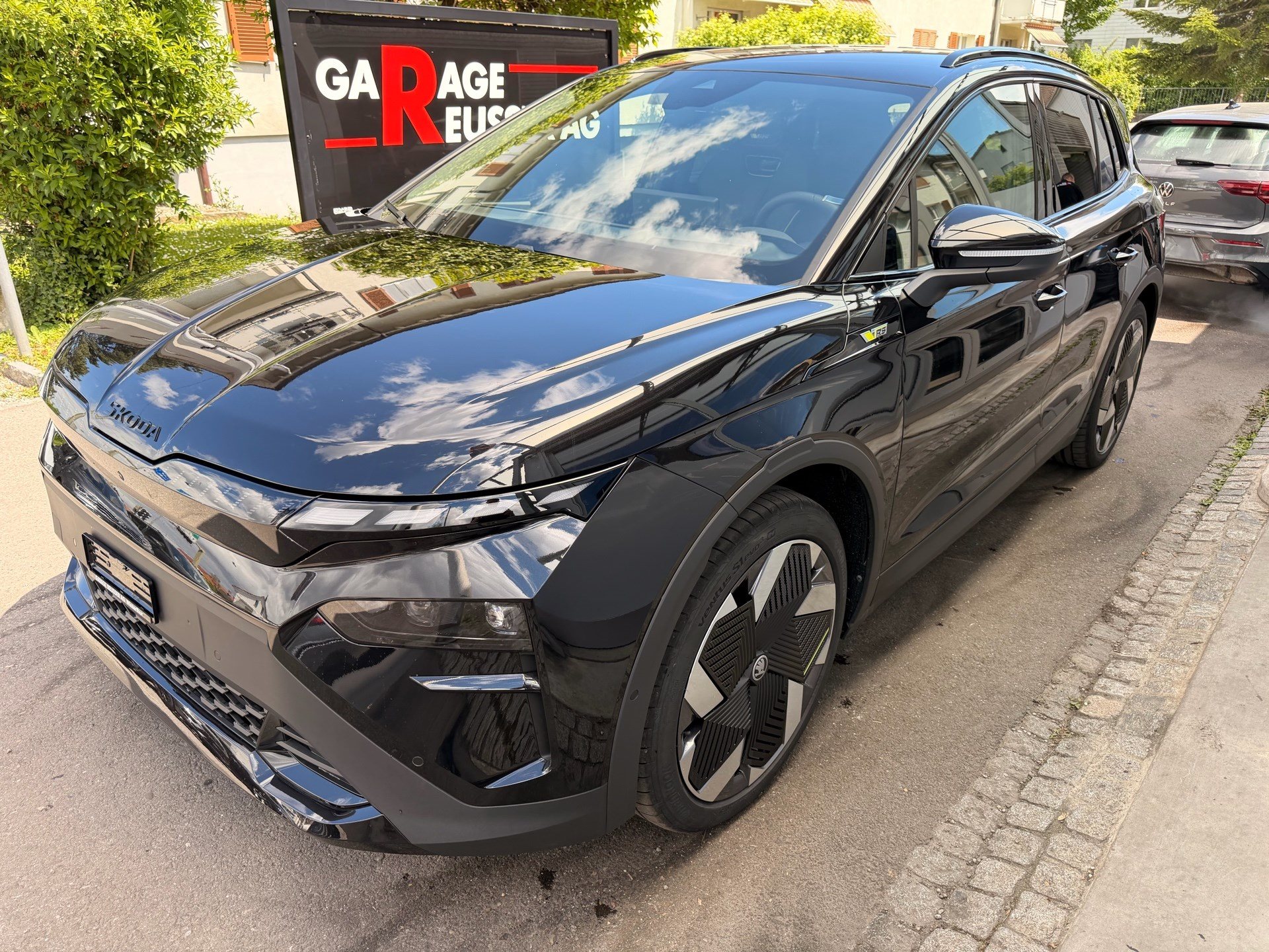 SKODA Elroq RS LOUNGE 4X4 *** ANHÄNGEKUPPLUNG - WÄRMEPUMPE & MAXX AUSSTATTUNGSPAKET ***