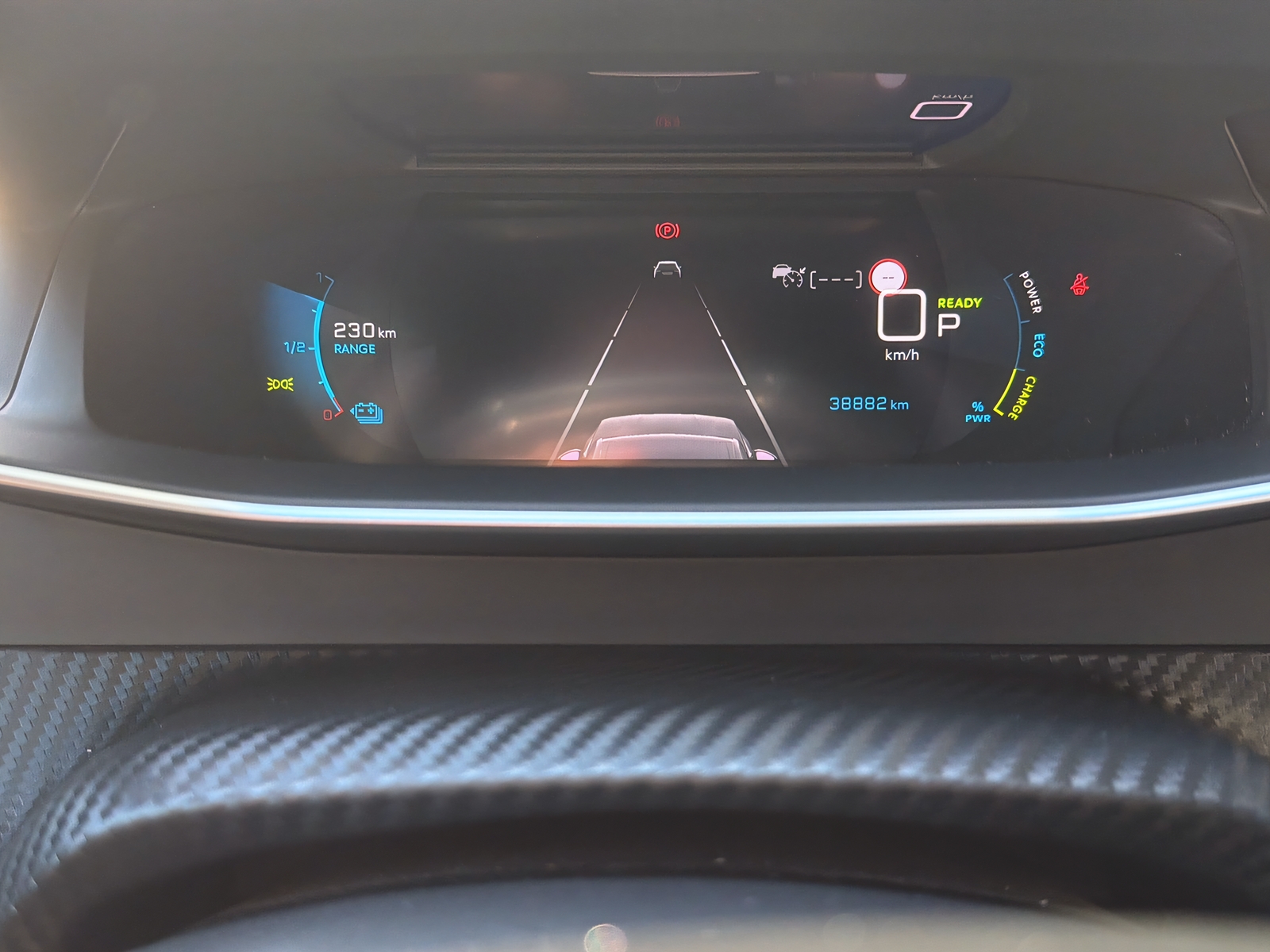 PEUGEOT 2008 e-GT-image-9