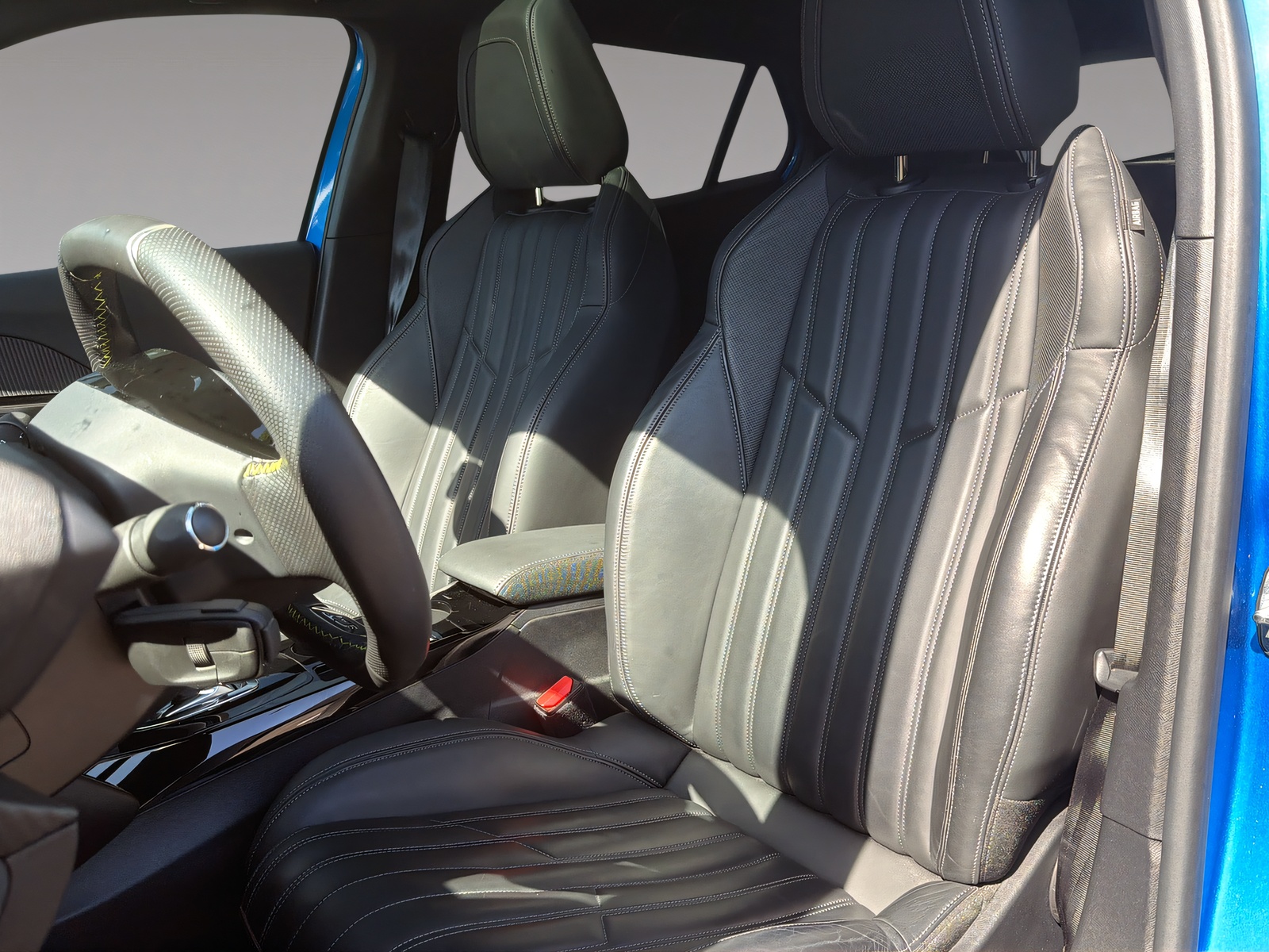 PEUGEOT 2008 e-GT-image-5
