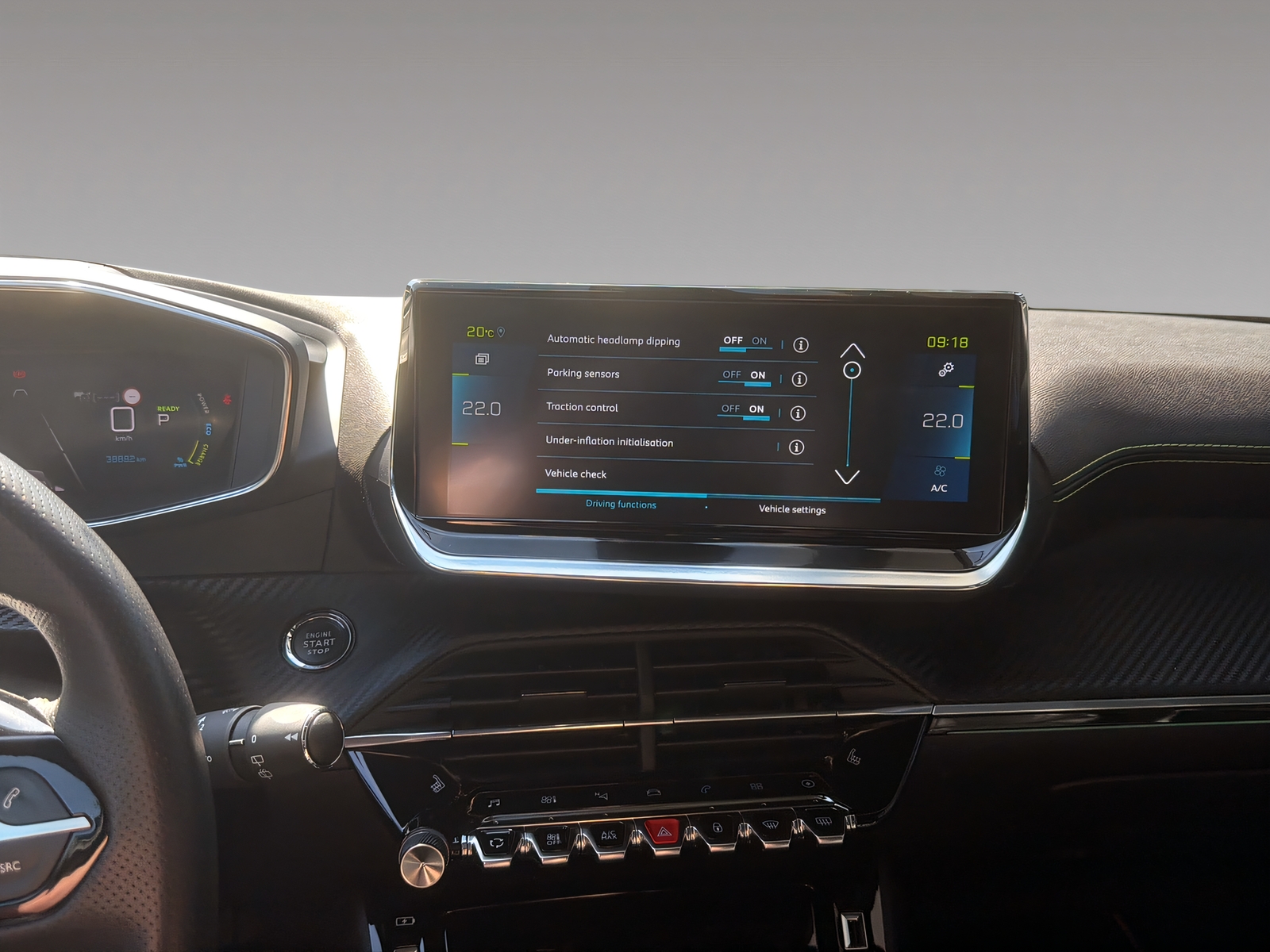 PEUGEOT 2008 e-GT-image-13