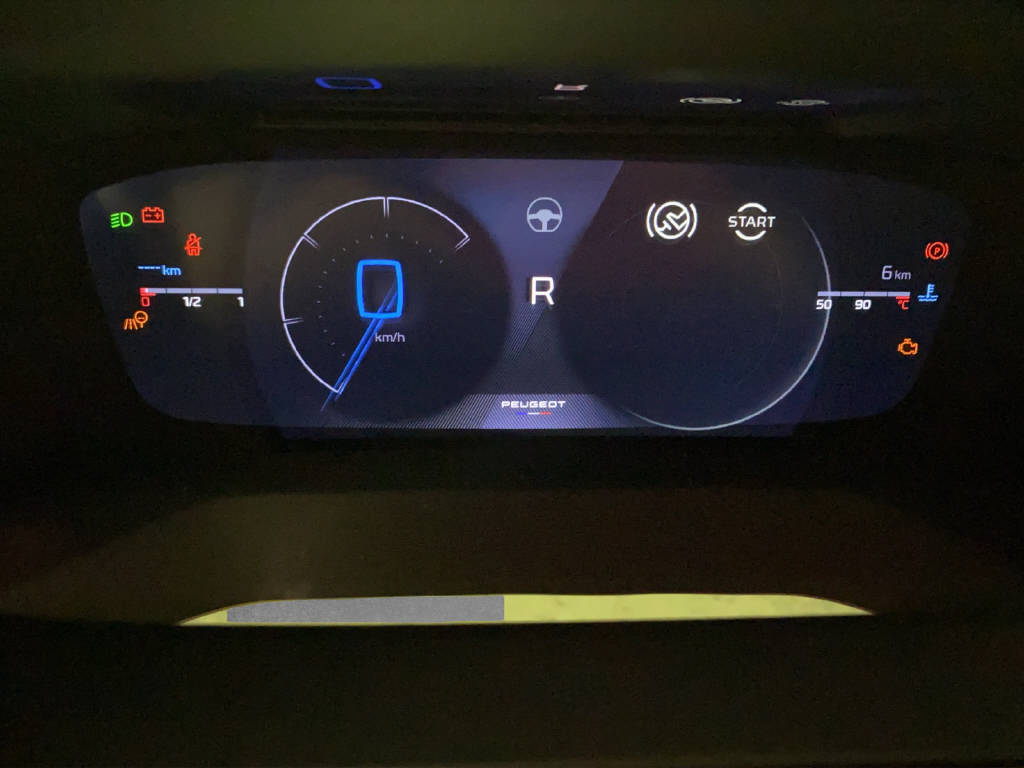 PEUGEOT 208 1.2 Hybrid 145 GT-image-6
