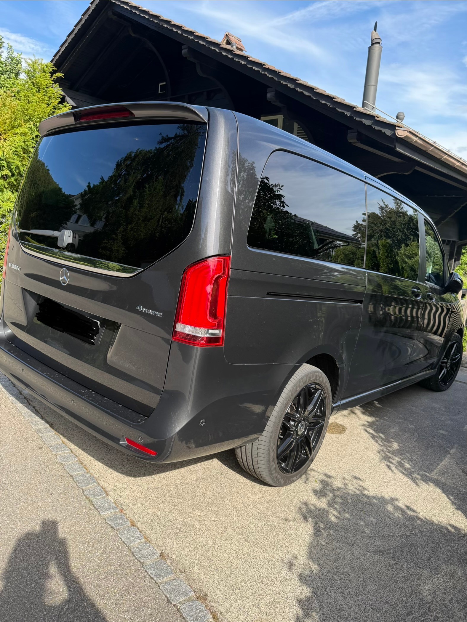 MERCEDES-BENZ V300 lang 4MATIC-image-5