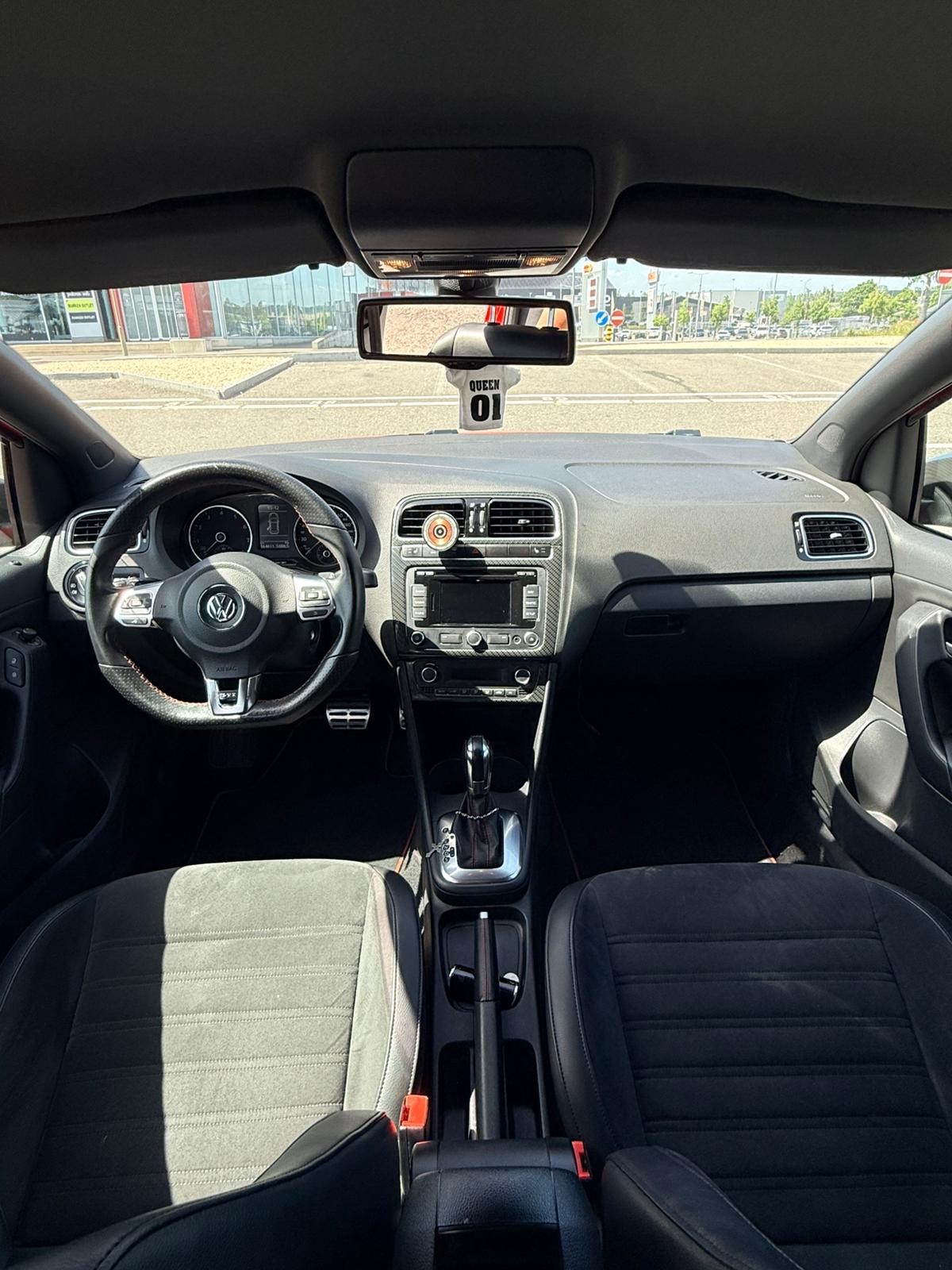 VW 1.4 TSI GTI Carbon Ed. DSG-image-2