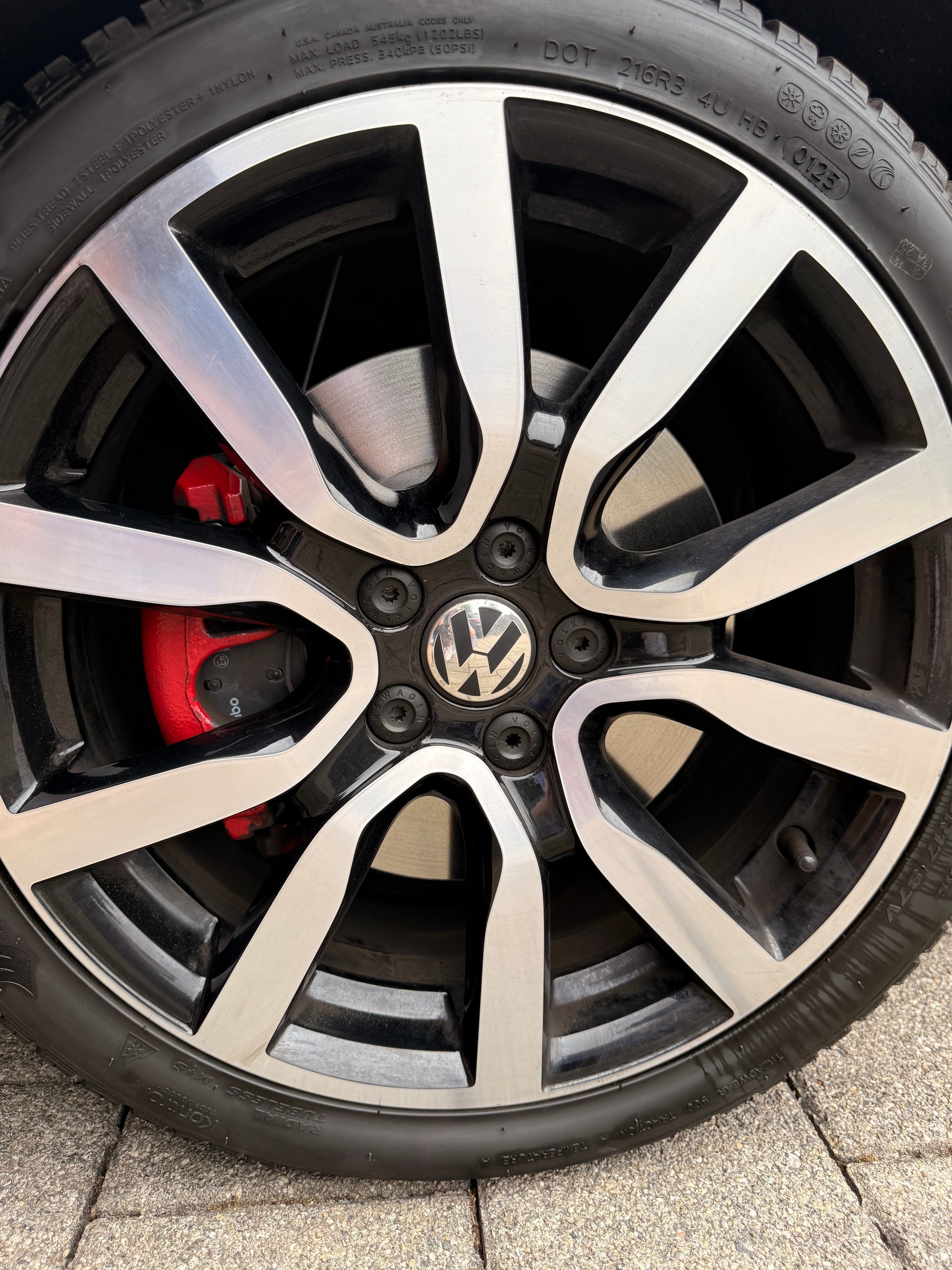 VW 1.4 TSI GTI Carbon Ed. DSG-image-5