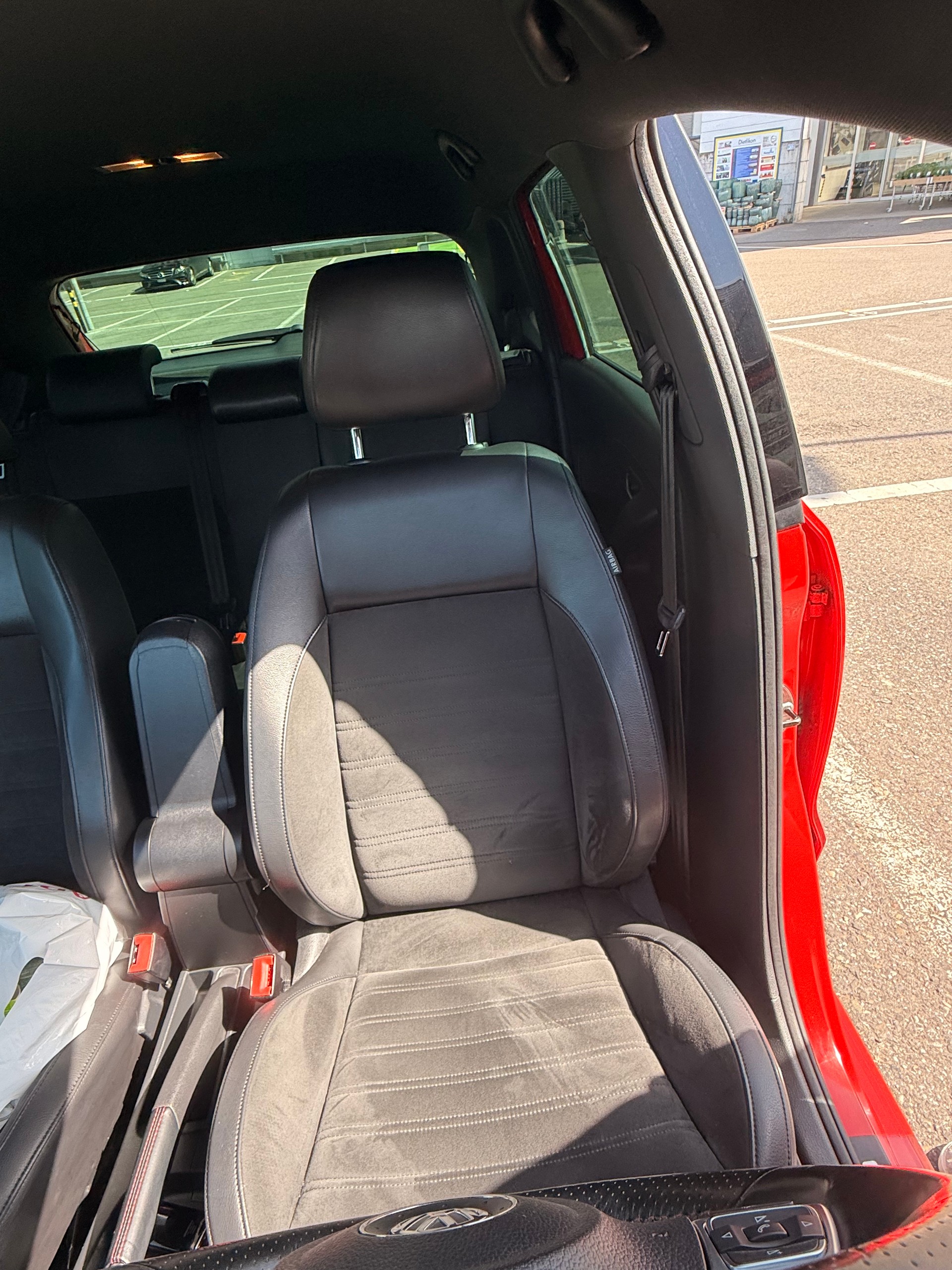 VW 1.4 TSI GTI Carbon Ed. DSG-image-3
