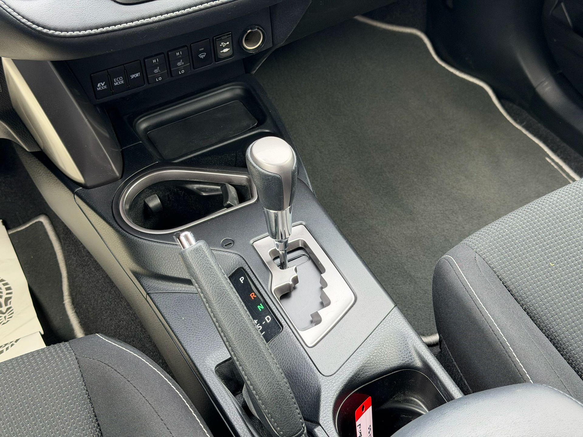 TOYOTA RAV4 2.5 HSD Trend-image-13