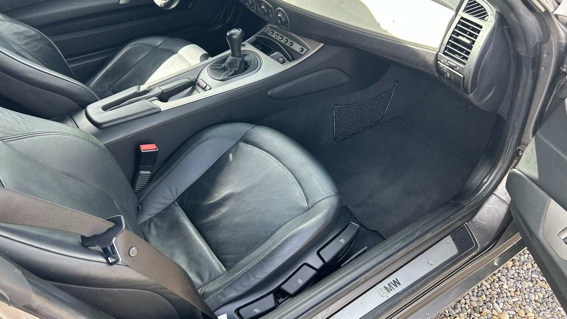 BMW Z4 2.5i Roadster-image-12