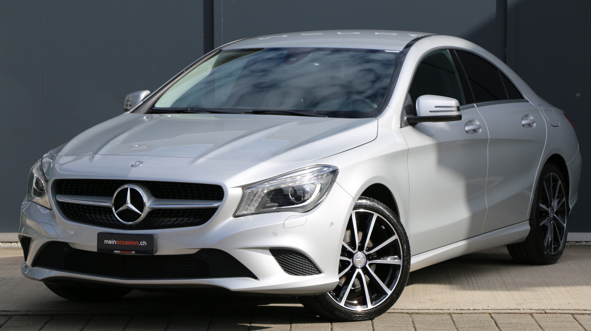 MERCEDES-BENZ CLA 200 Urban-image-0