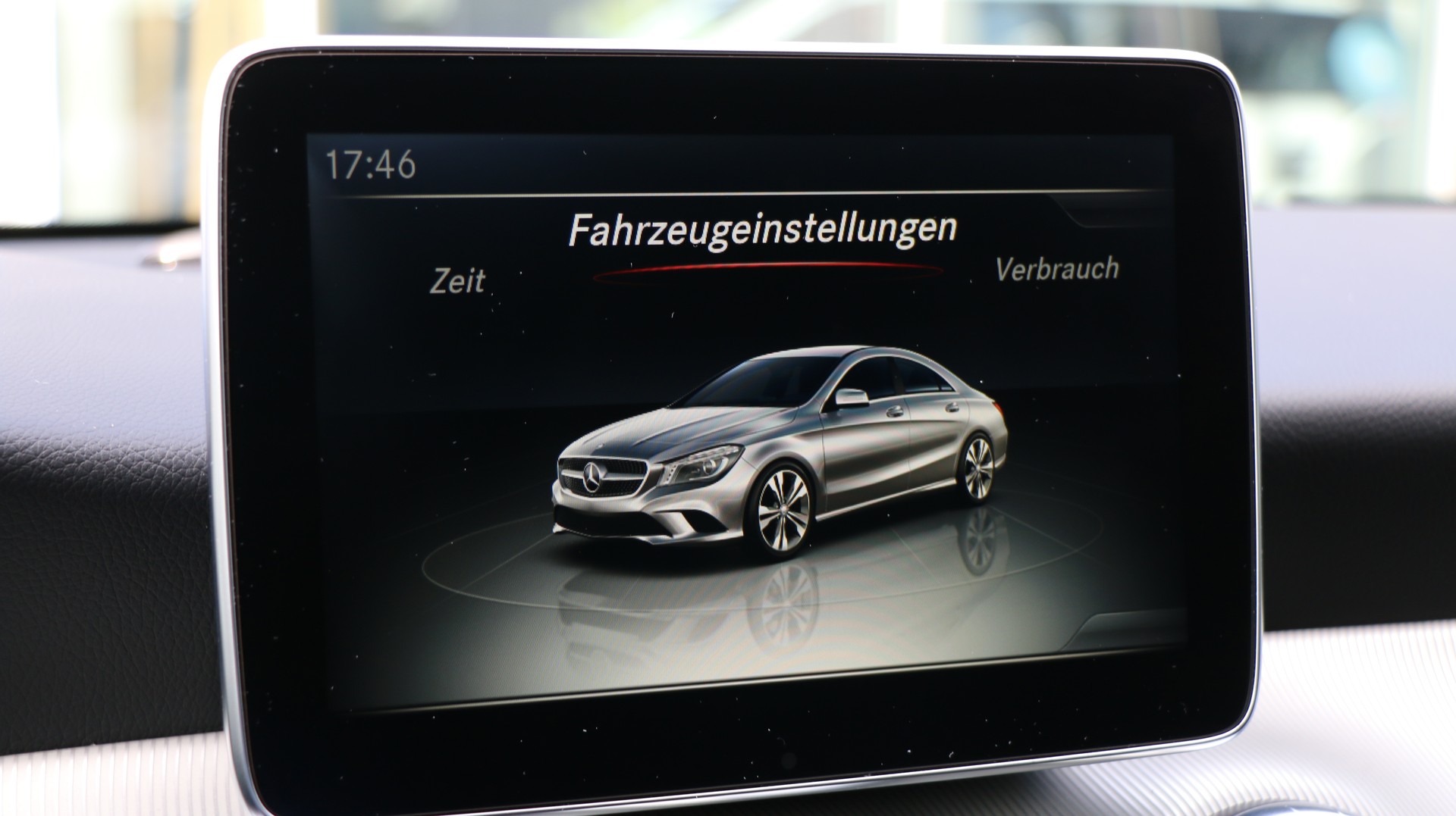 MERCEDES-BENZ CLA 200 Urban-image-8