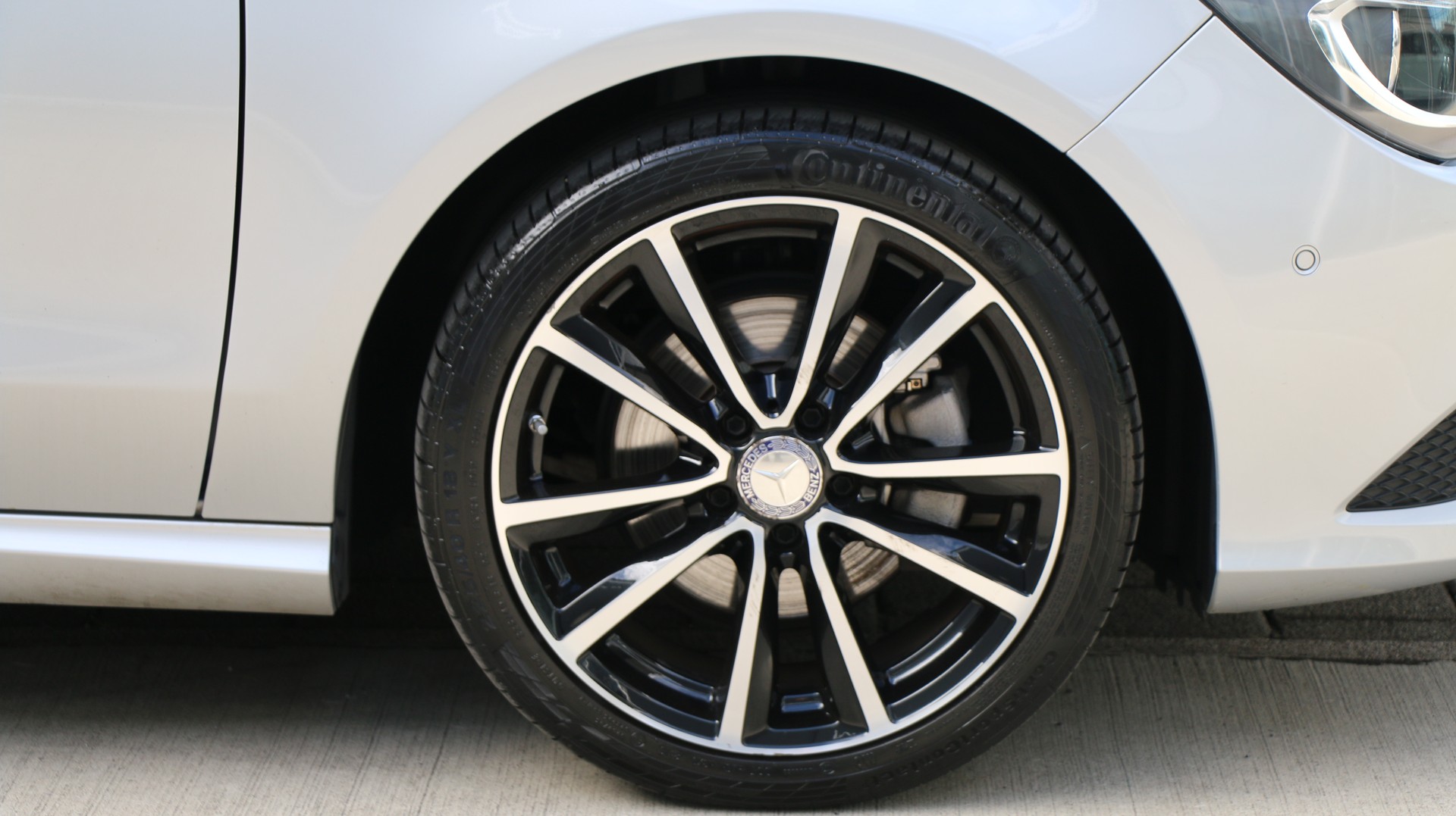 MERCEDES-BENZ CLA 200 Urban-image-17