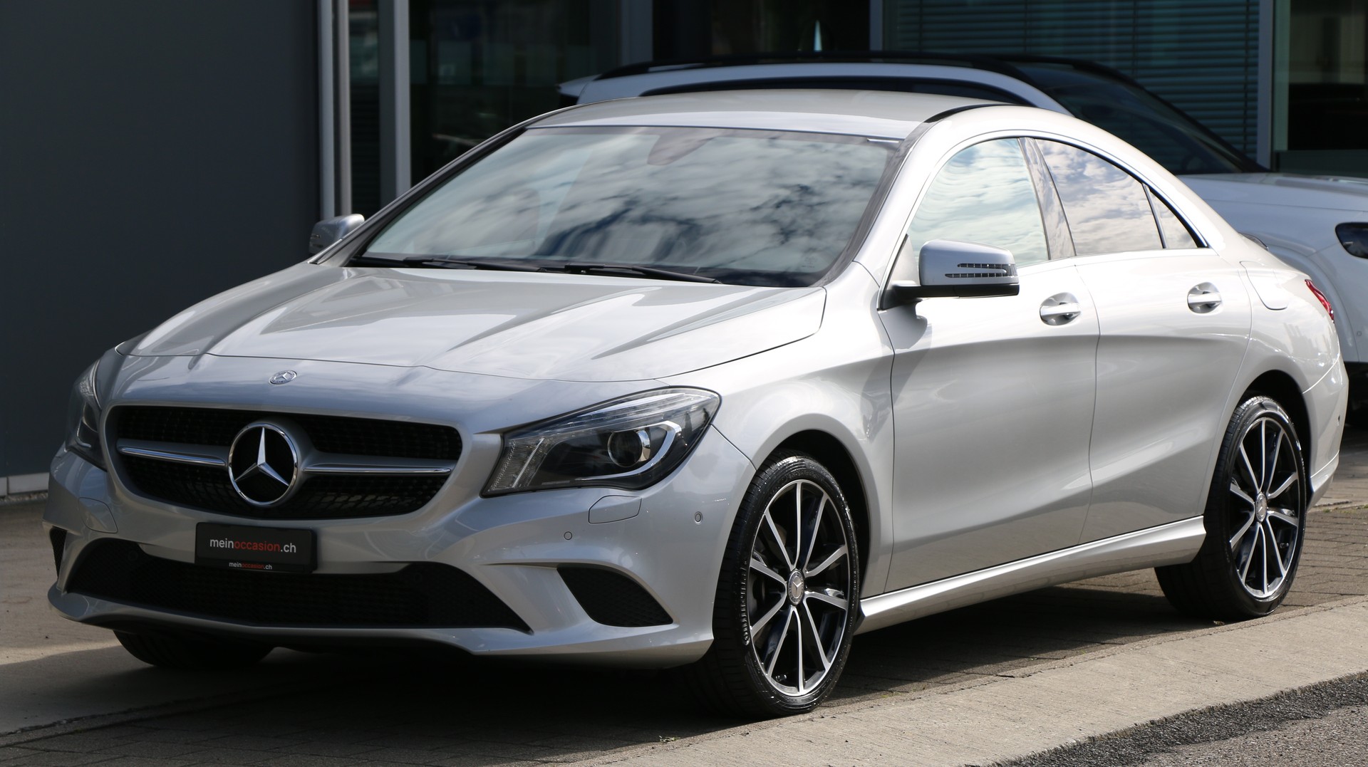MERCEDES-BENZ CLA 200 Urban-image-1