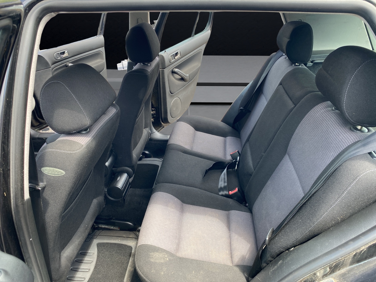 VW Golf 1.9 TDI 130,PS 4X4 Generation 4Motion-image-16