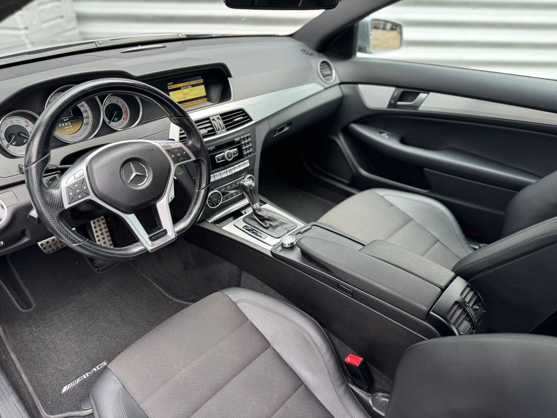 MERCEDES-BENZ C 250 Coupé 7G-Tronic-image-10