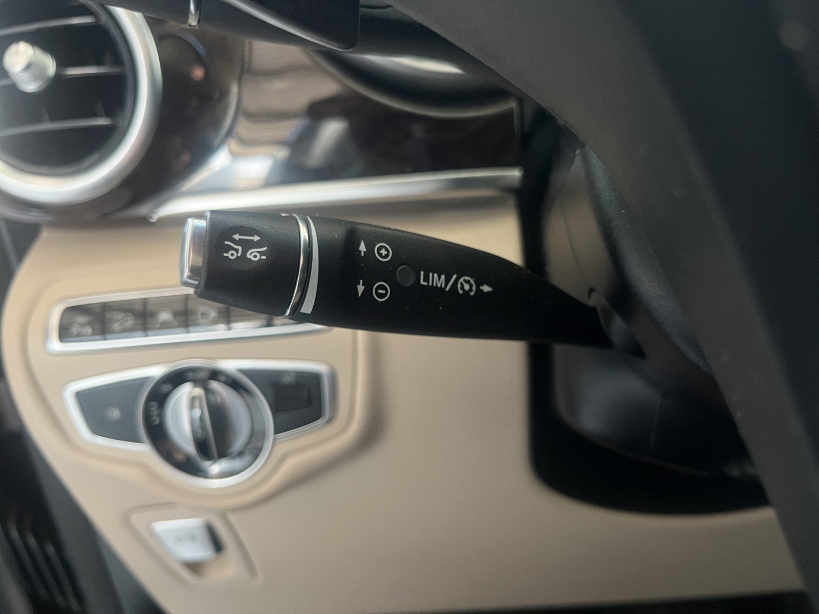MERCEDES-BENZ V 250 d Swiss Edition lang 4Matic 7G-Tronic-image-15