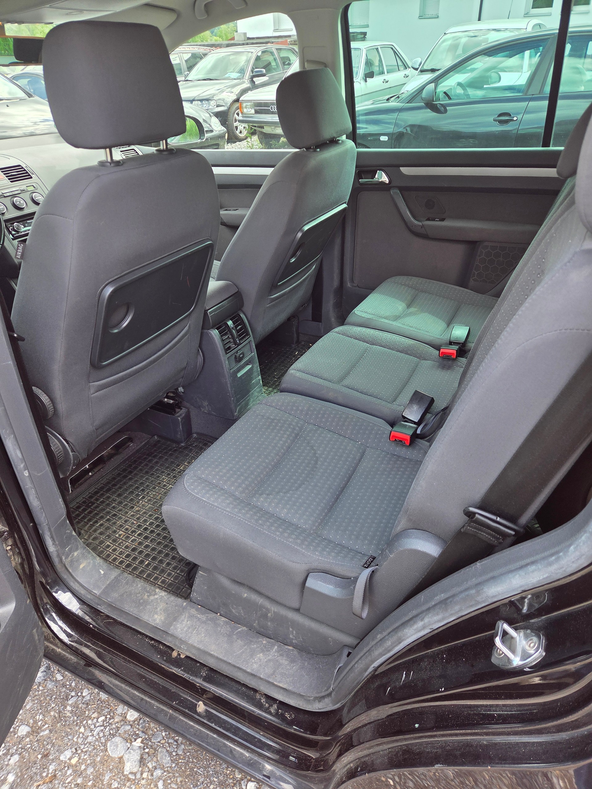 VW Touran 2.0 FSI Highline-image-5