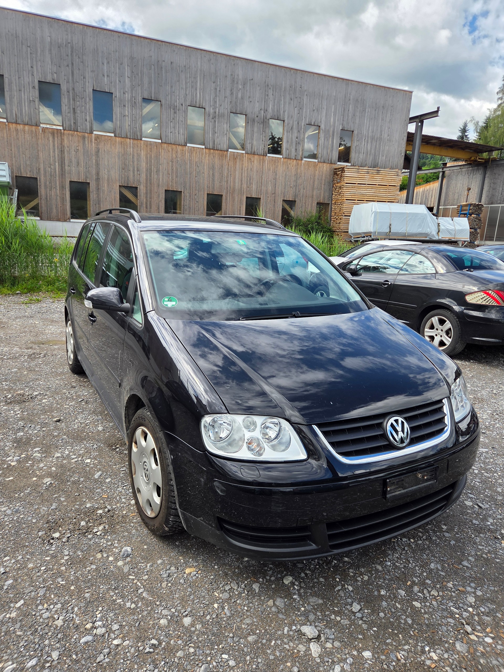 VW Touran 2.0 FSI Highline-image-1