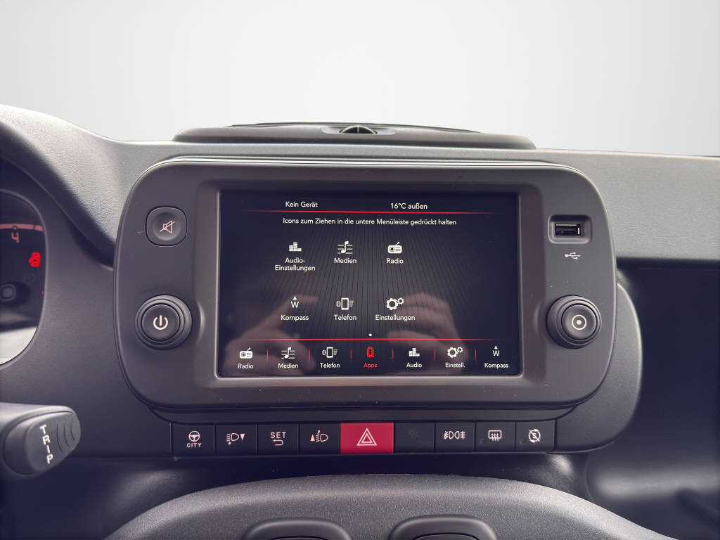 FIAT Panda 1.0 Hybrid Cross-image-11