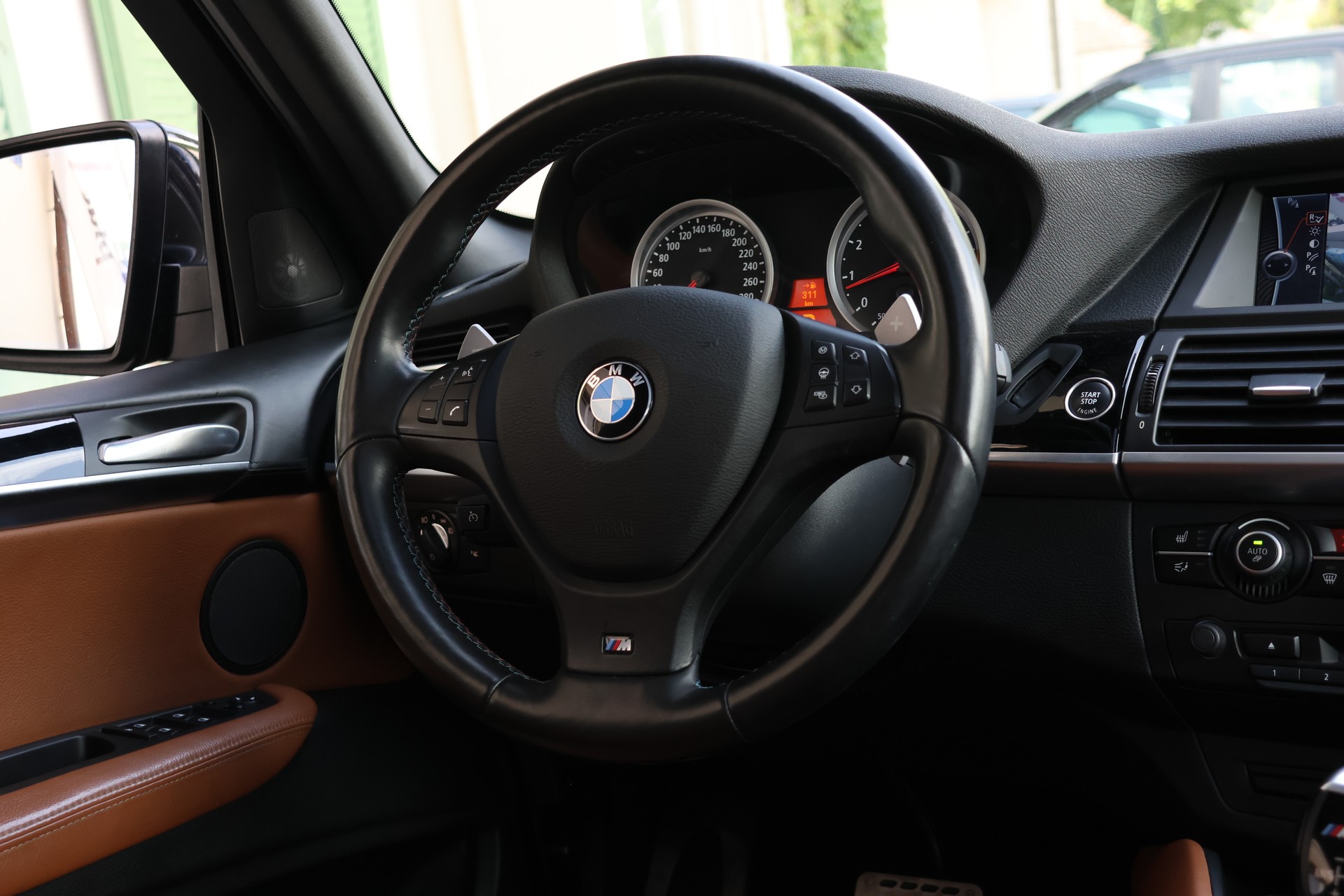 BMW X5 xDrive M Steptronic-image-14