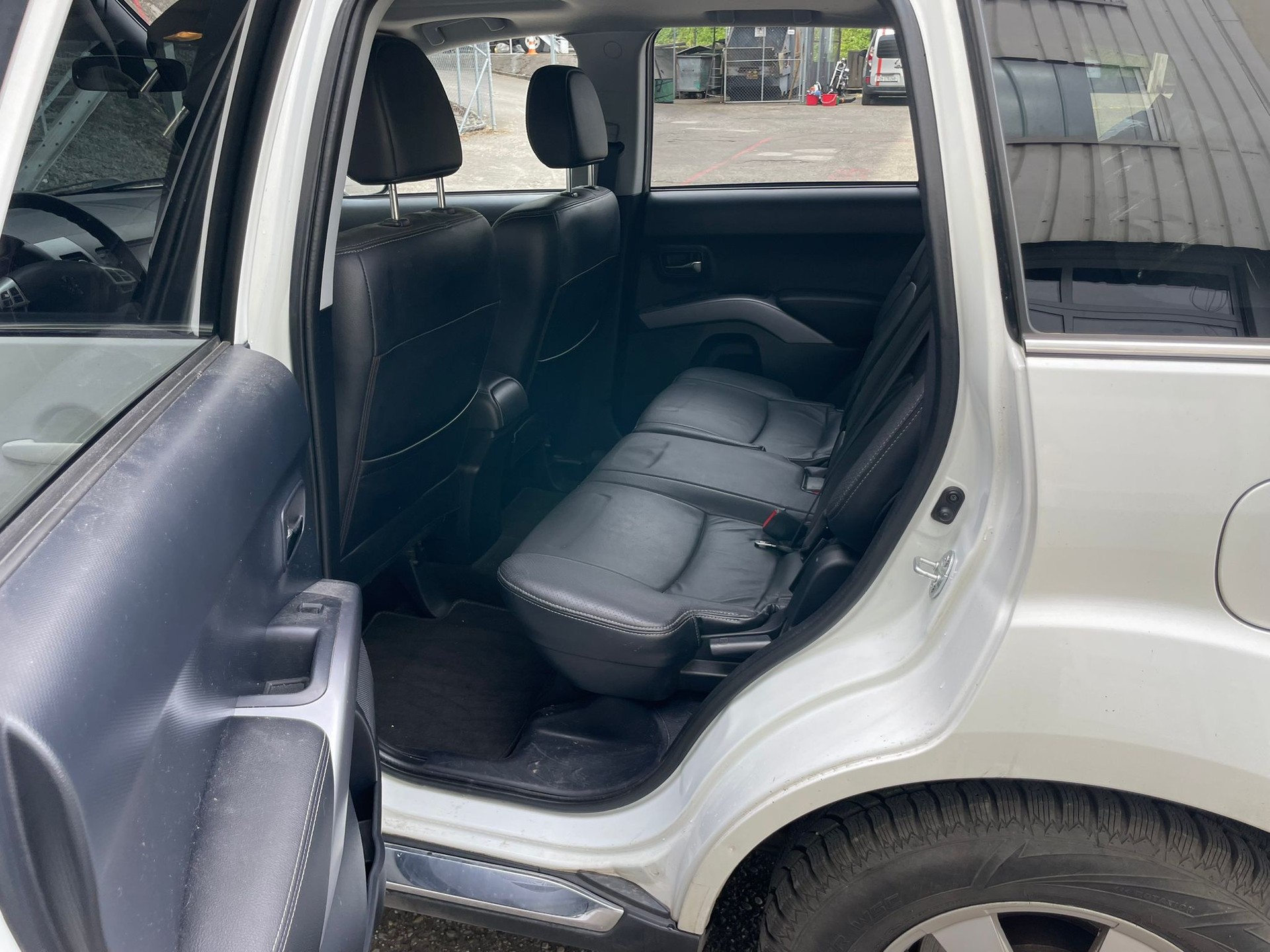 PEUGEOT 4007 2.4 Platinum Edition CVT-image-10