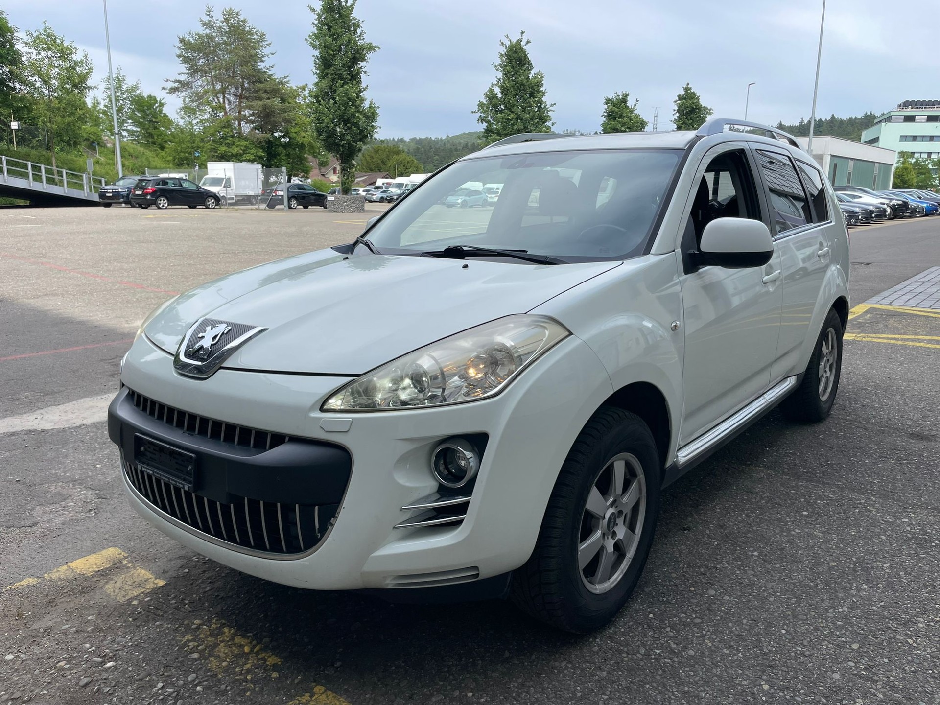 PEUGEOT 4007 2.4 Platinum Edition CVT-image-3