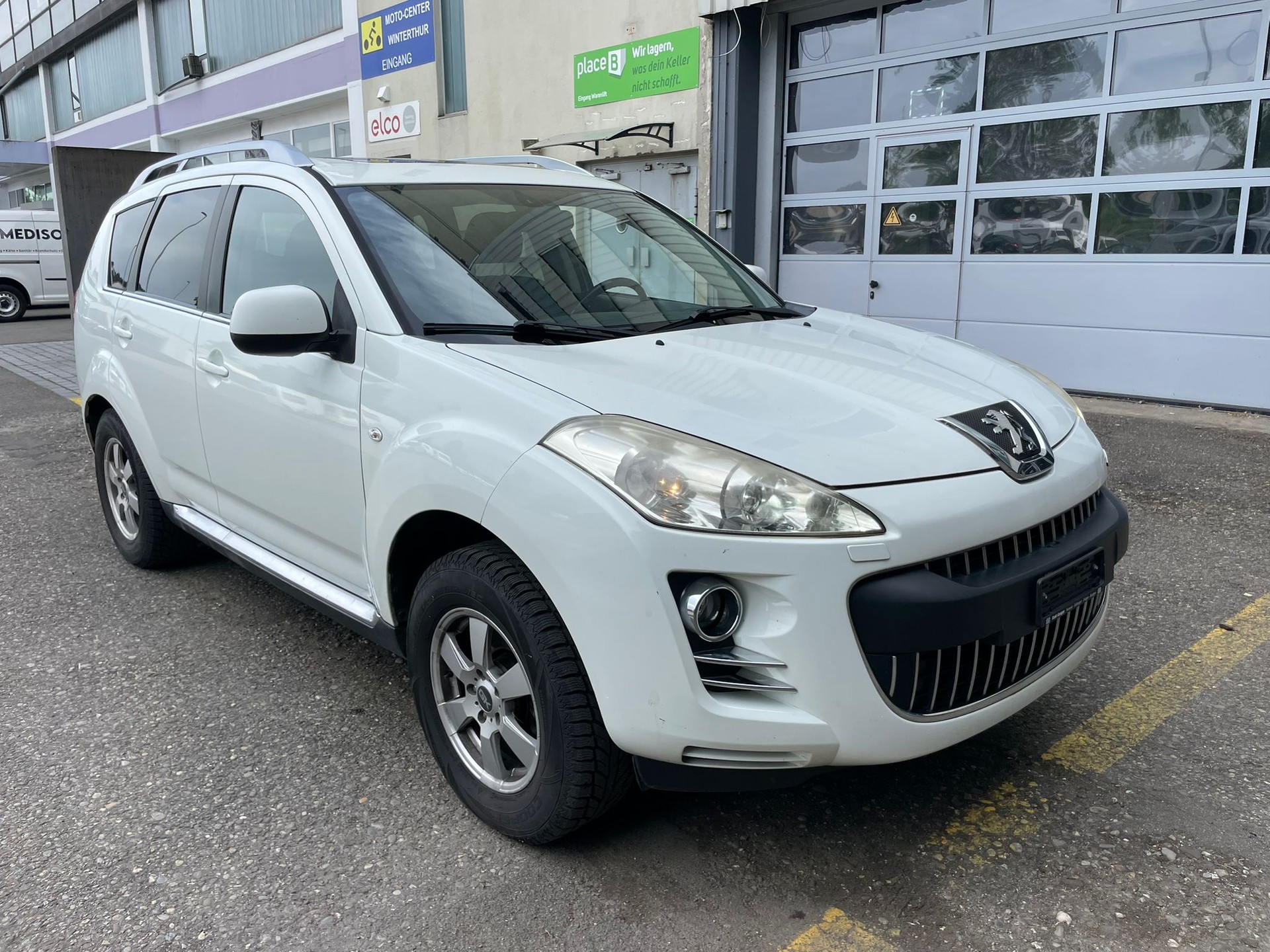 PEUGEOT 4007 2.4 Platinum Edition CVT-image-1