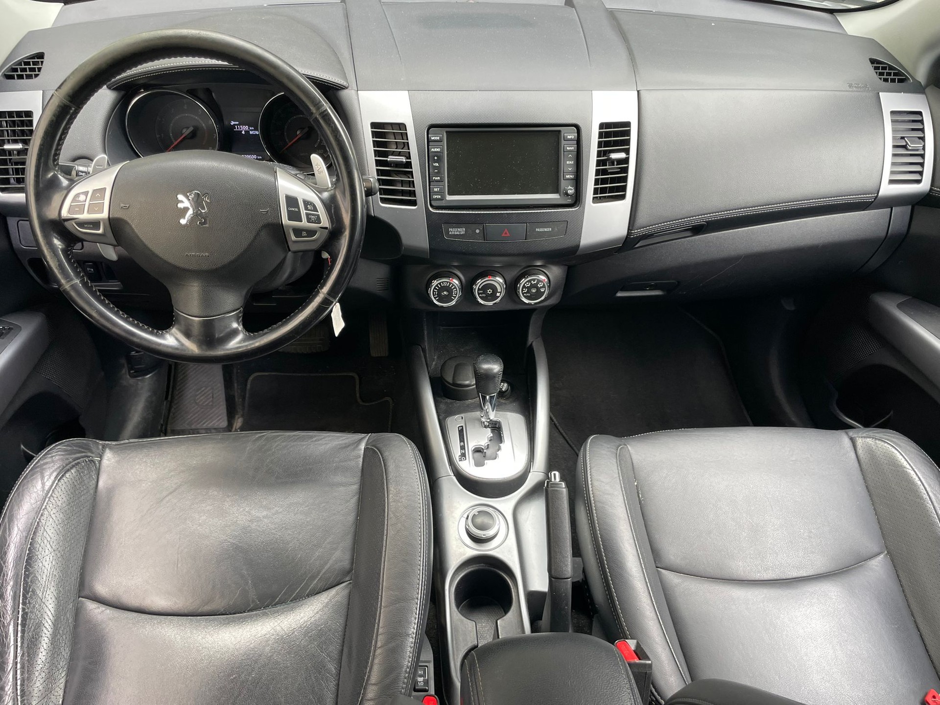 PEUGEOT 4007 2.4 Platinum Edition CVT-image-7