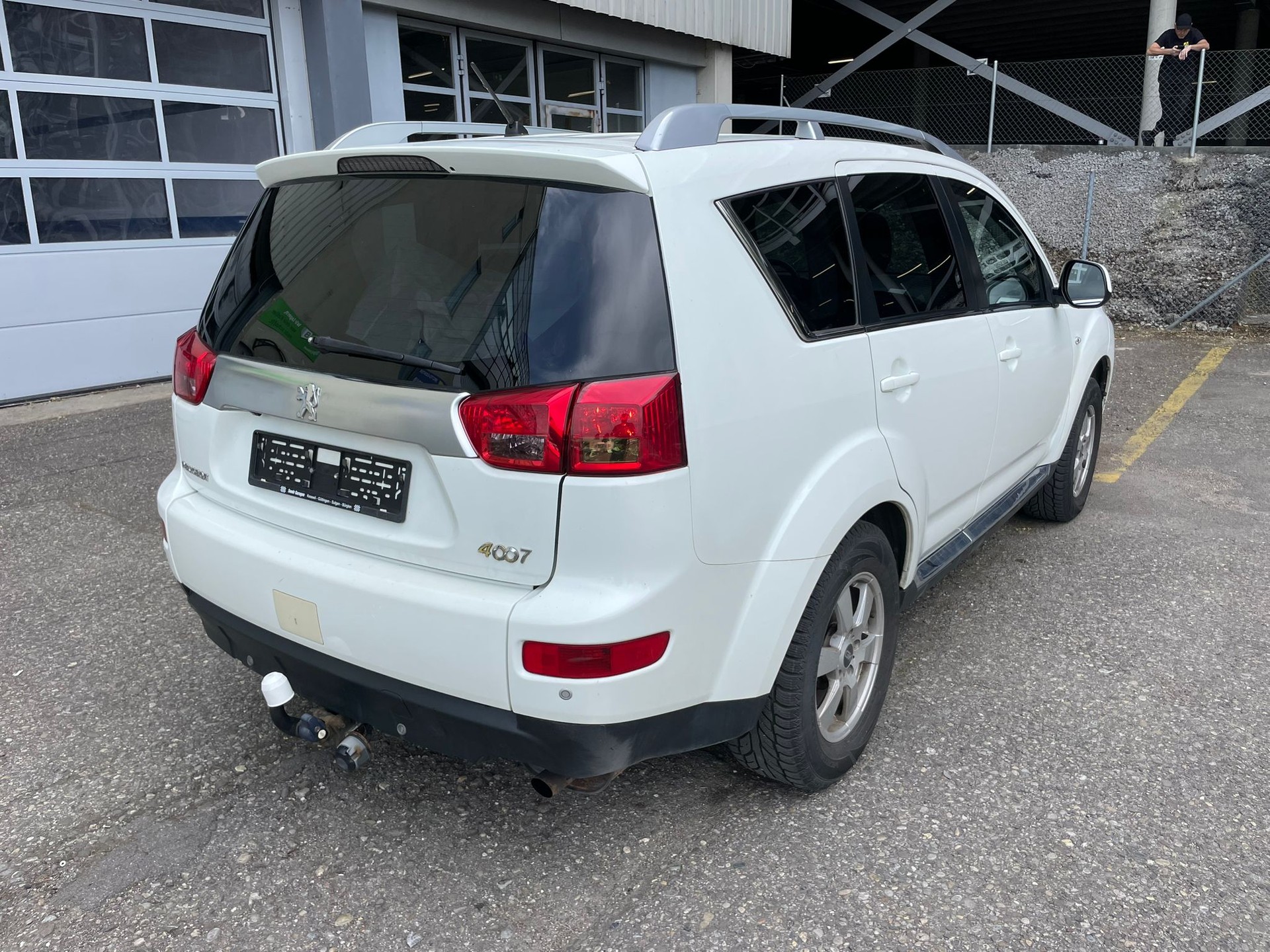 PEUGEOT 4007 2.4 Platinum Edition CVT-image-2