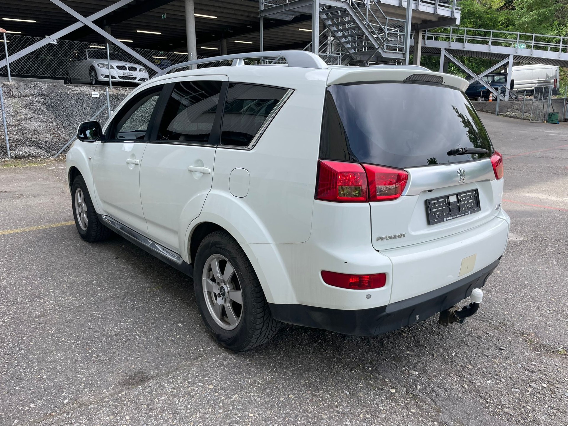 PEUGEOT 4007 2.4 Platinum Edition CVT-image-4