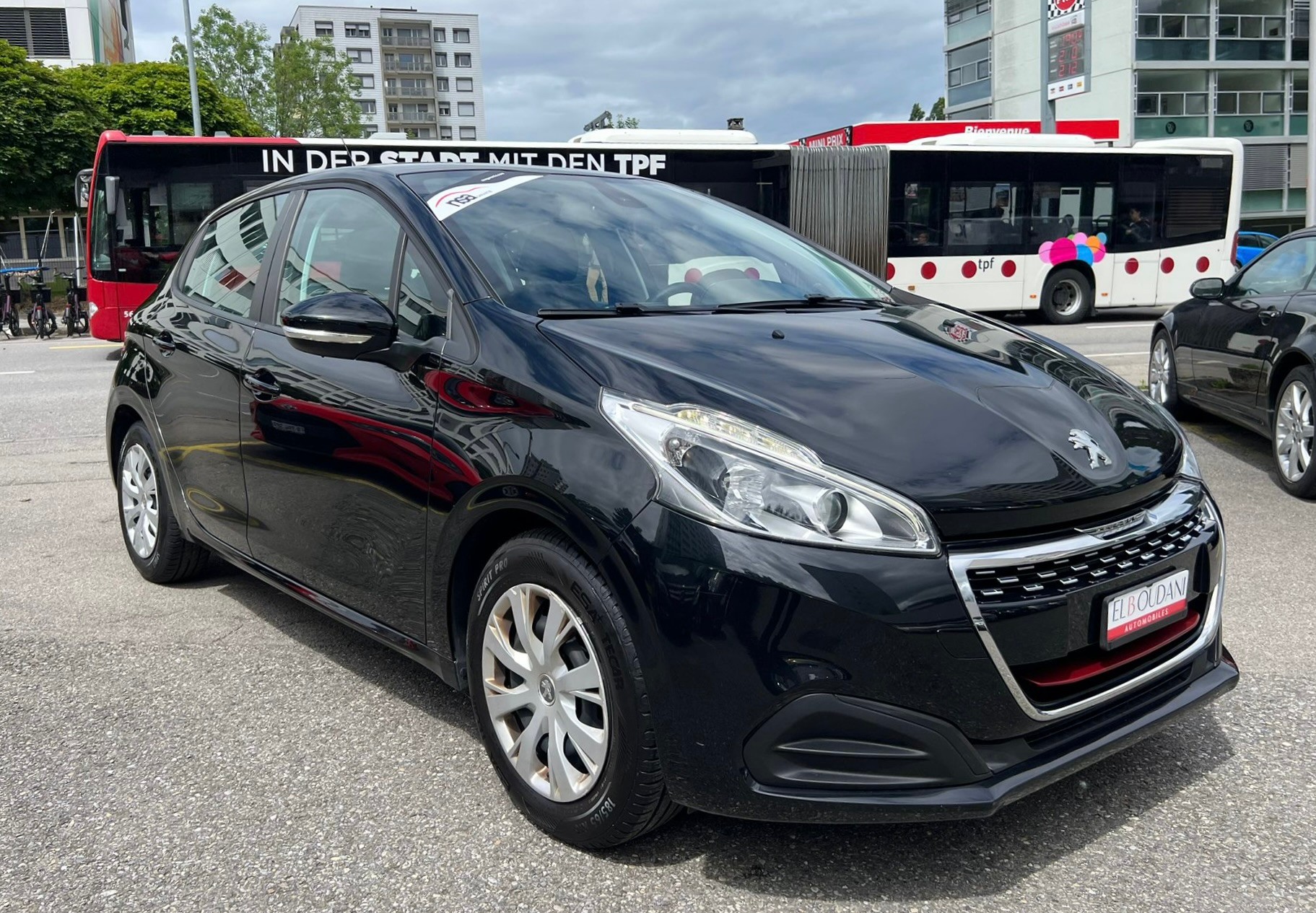 PEUGEOT 208 1.2 PureTech Active-image-2