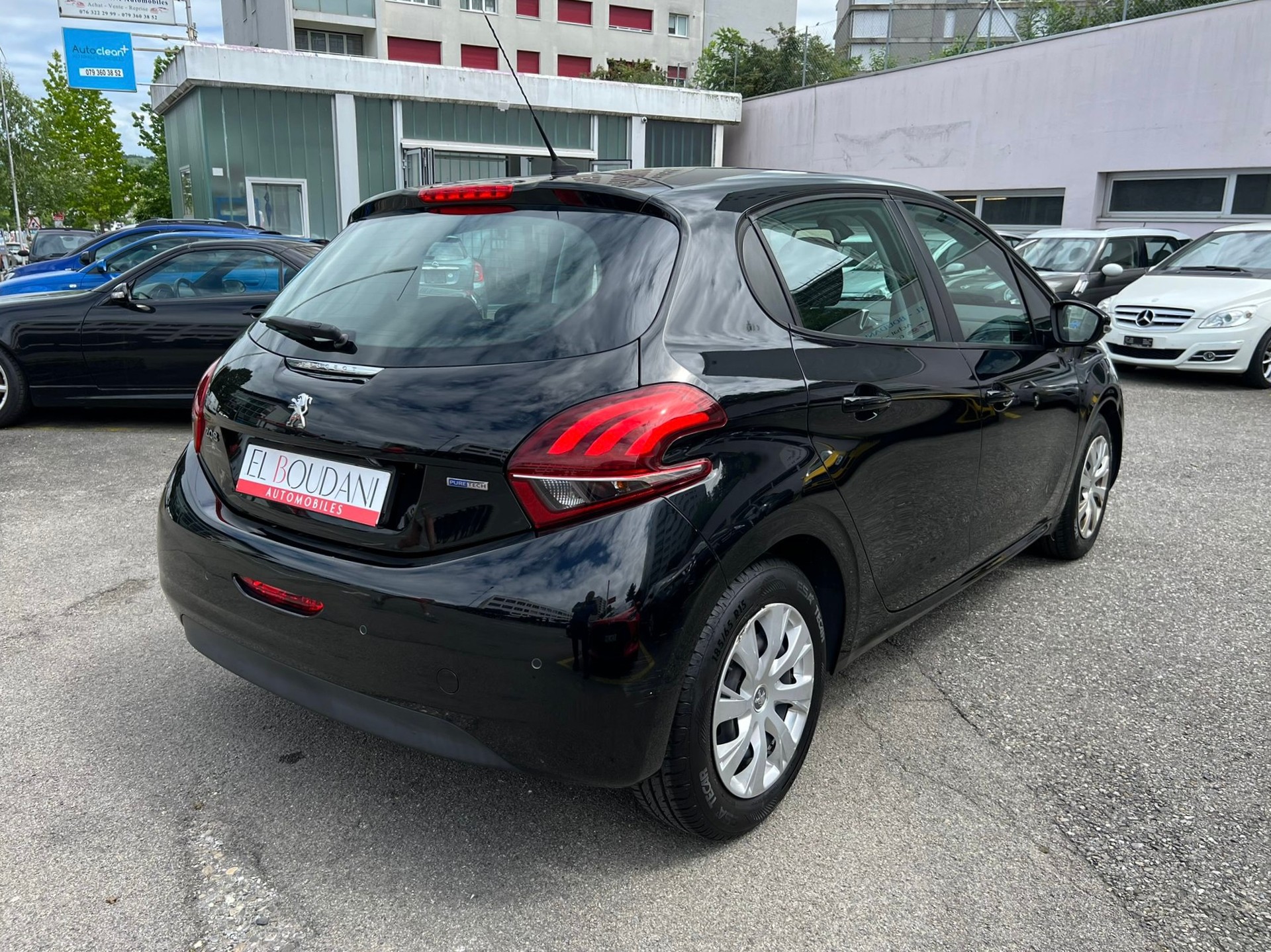 PEUGEOT 208 1.2 PureTech Active-image-5