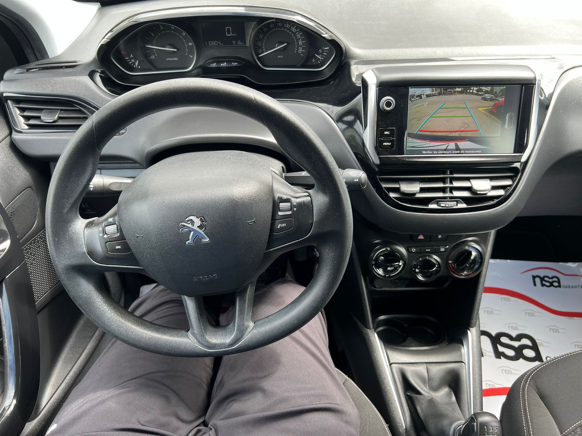 PEUGEOT 208 1.2 PureTech Active-image-8