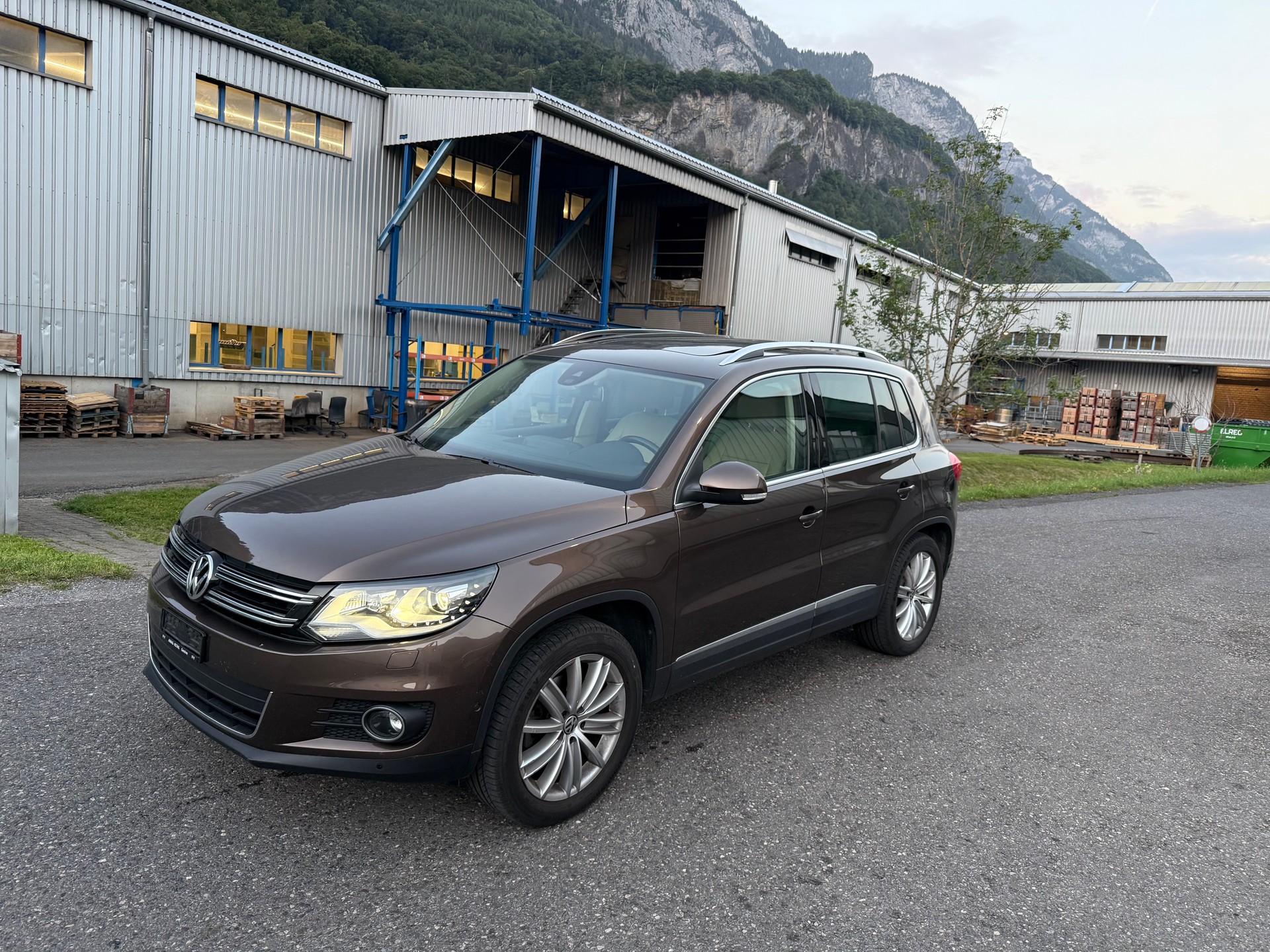 VW Tiguan 2.0 TSI Track&Style 4Motion DSG-image-6