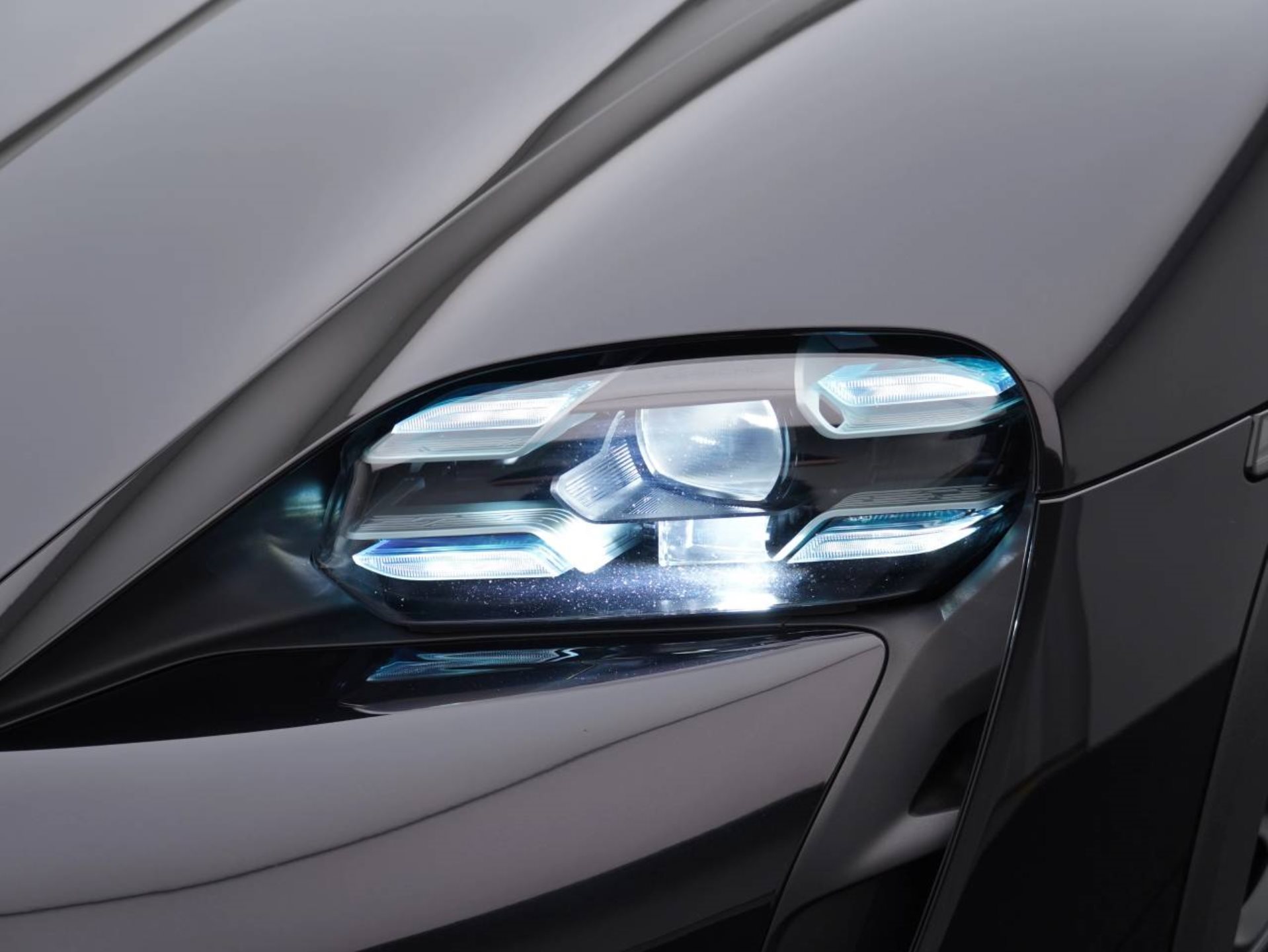 PORSCHE Taycan 4S Cross Turismo-image-12