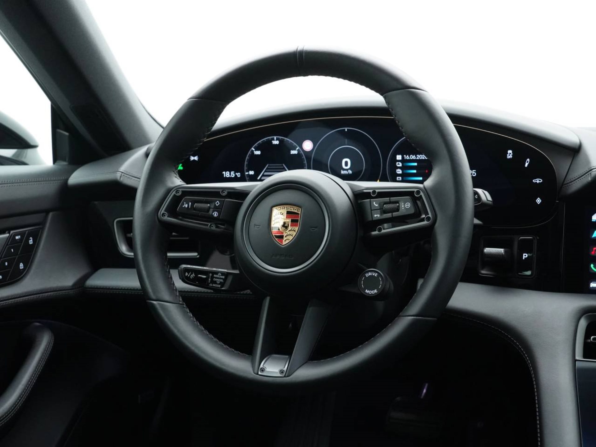 PORSCHE Taycan 4S Cross Turismo-image-15