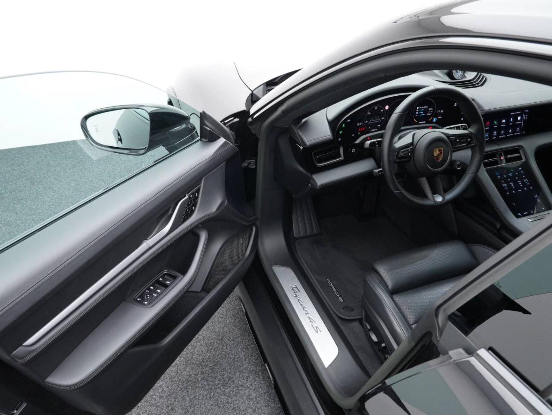 PORSCHE Taycan 4S Cross Turismo-image-3
