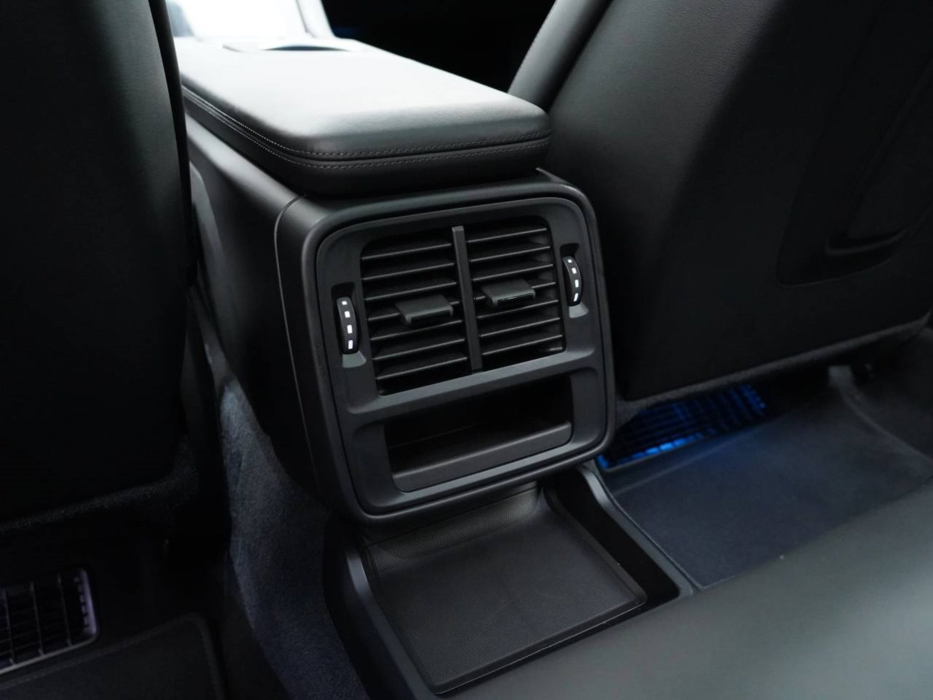 PORSCHE Taycan 4S Cross Turismo-image-29