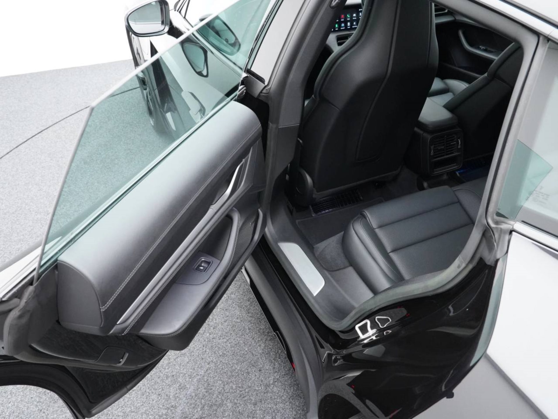 PORSCHE Taycan 4S Cross Turismo-image-27
