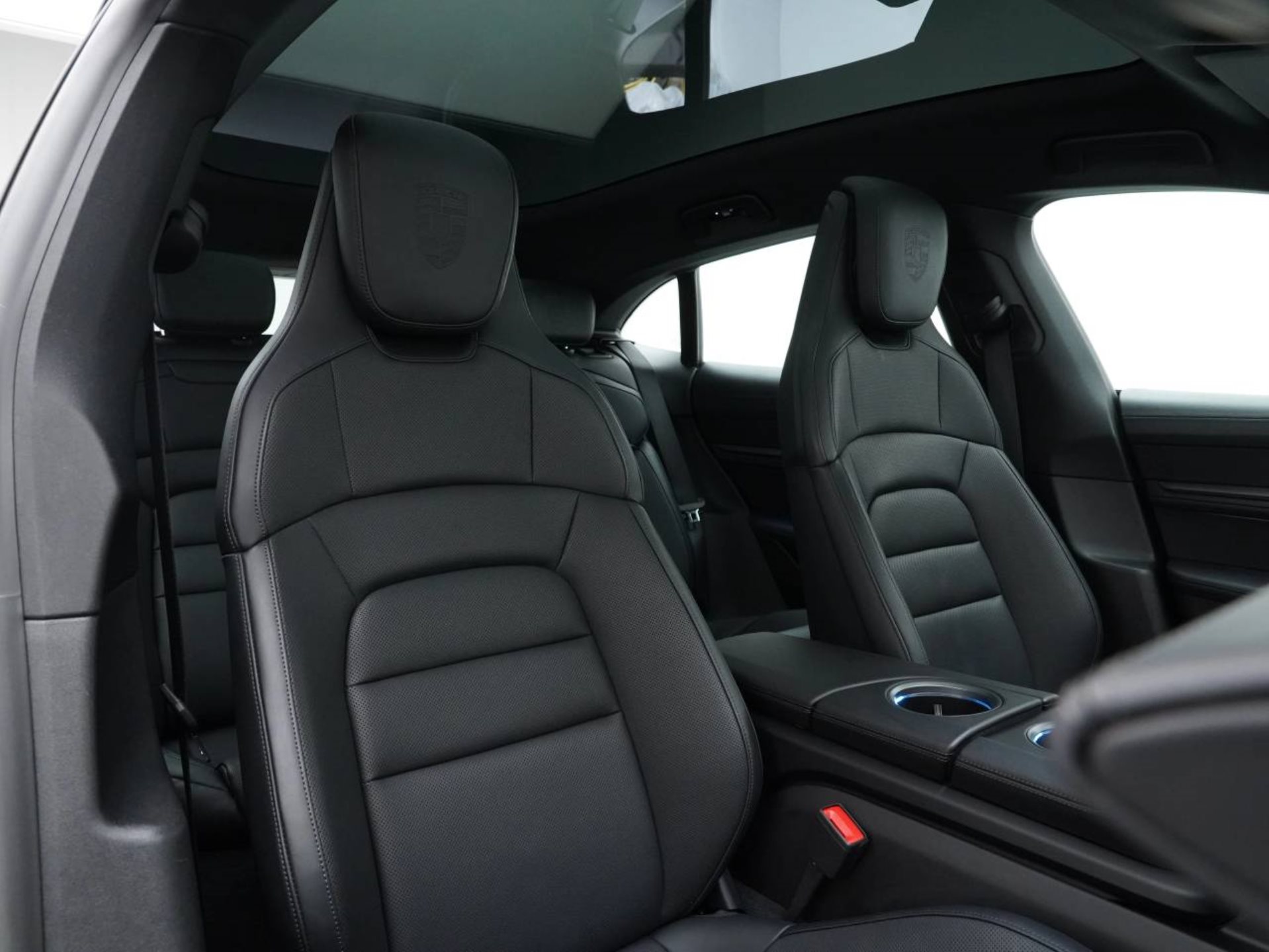 PORSCHE Taycan 4S Cross Turismo-image-26