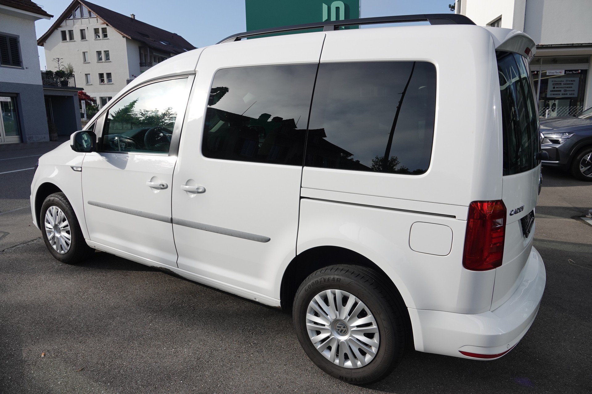 VW Caddy 1.2 TSI Family Beach-image-5