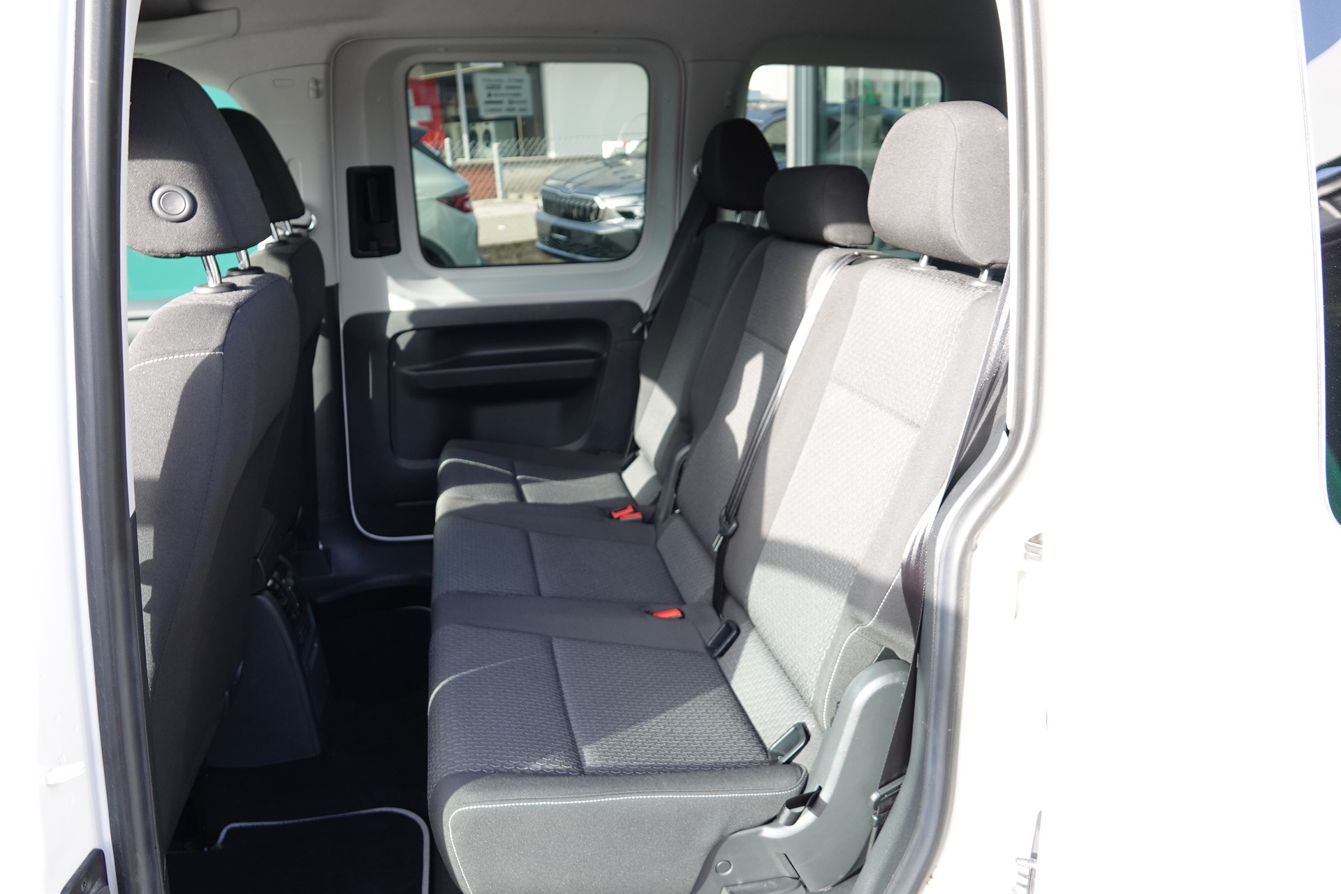 VW Caddy 1.2 TSI Family Beach-image-14