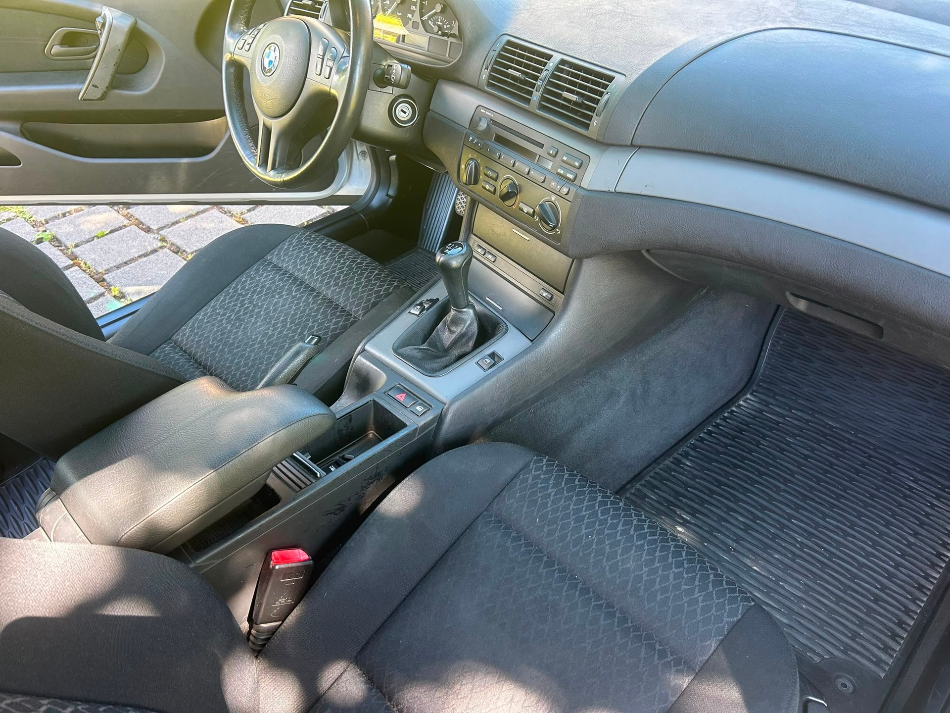 BMW 316ti-image-4
