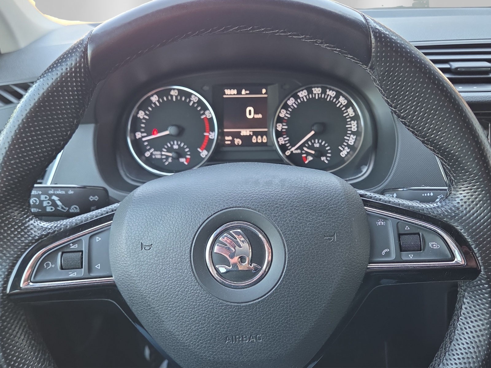 SKODA Fabia 1.2 TSI Style DSG-image-13