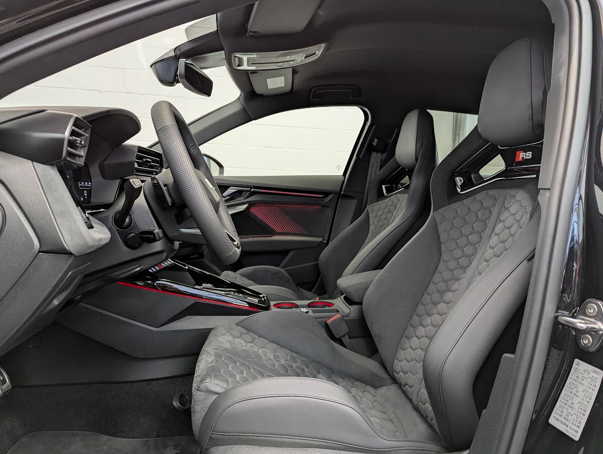 AUDI 2.5 TFSI quattro S-Tronic-image-3