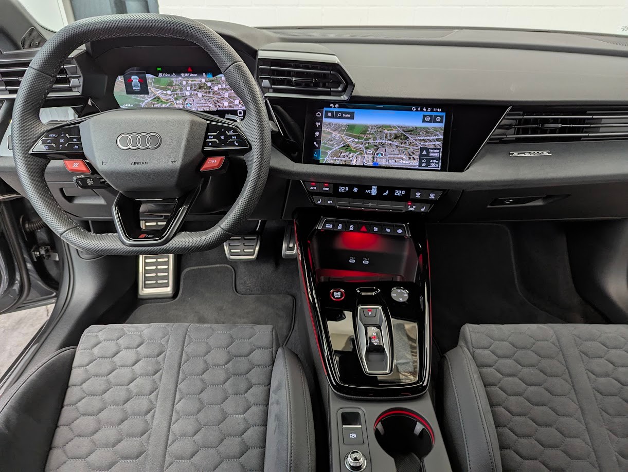 AUDI 2.5 TFSI quattro S-Tronic-image-2