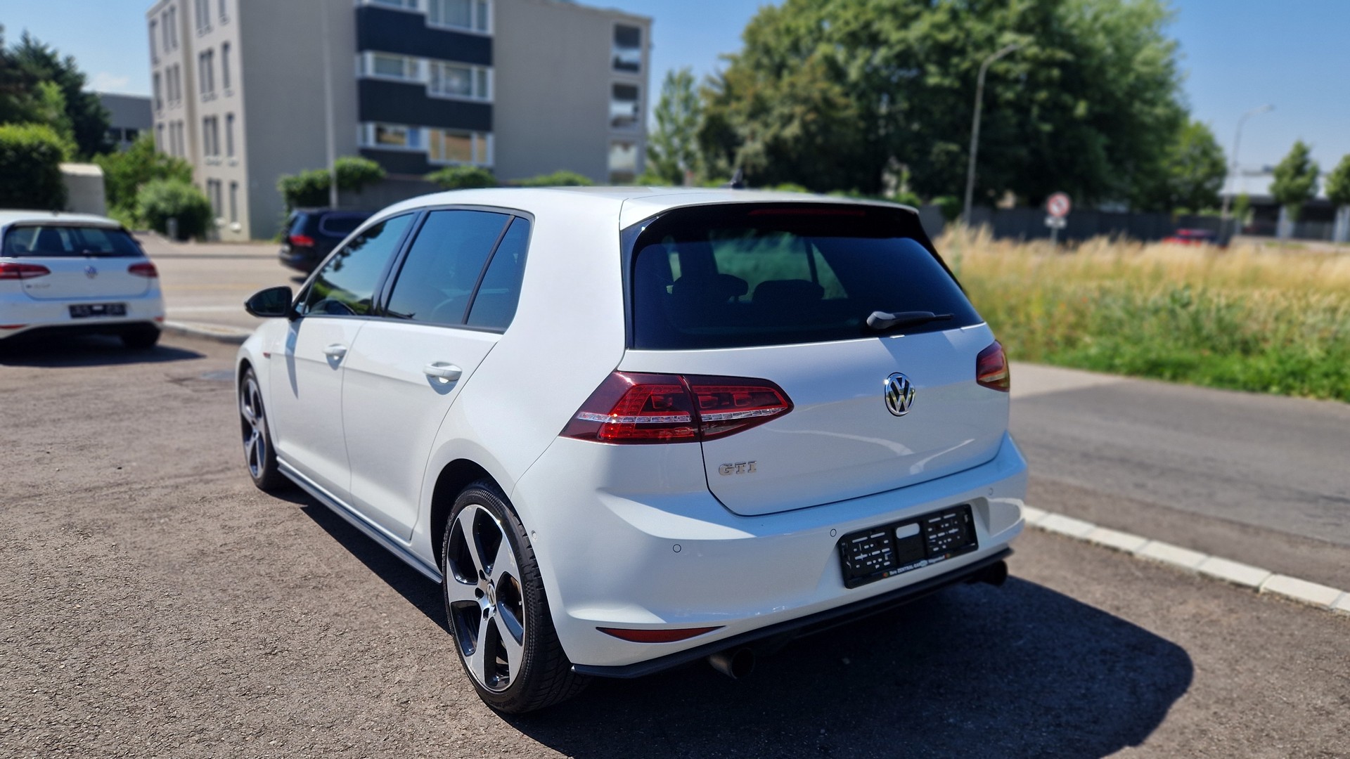 VW Golf 2.0 TSI GTI Performance DSG-image-2