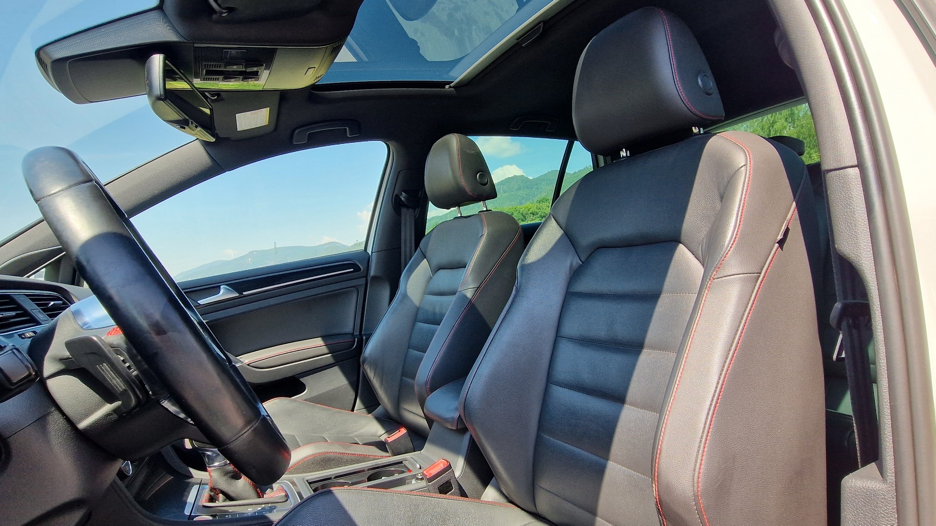 VW Golf 2.0 TSI GTI Performance DSG-image-5