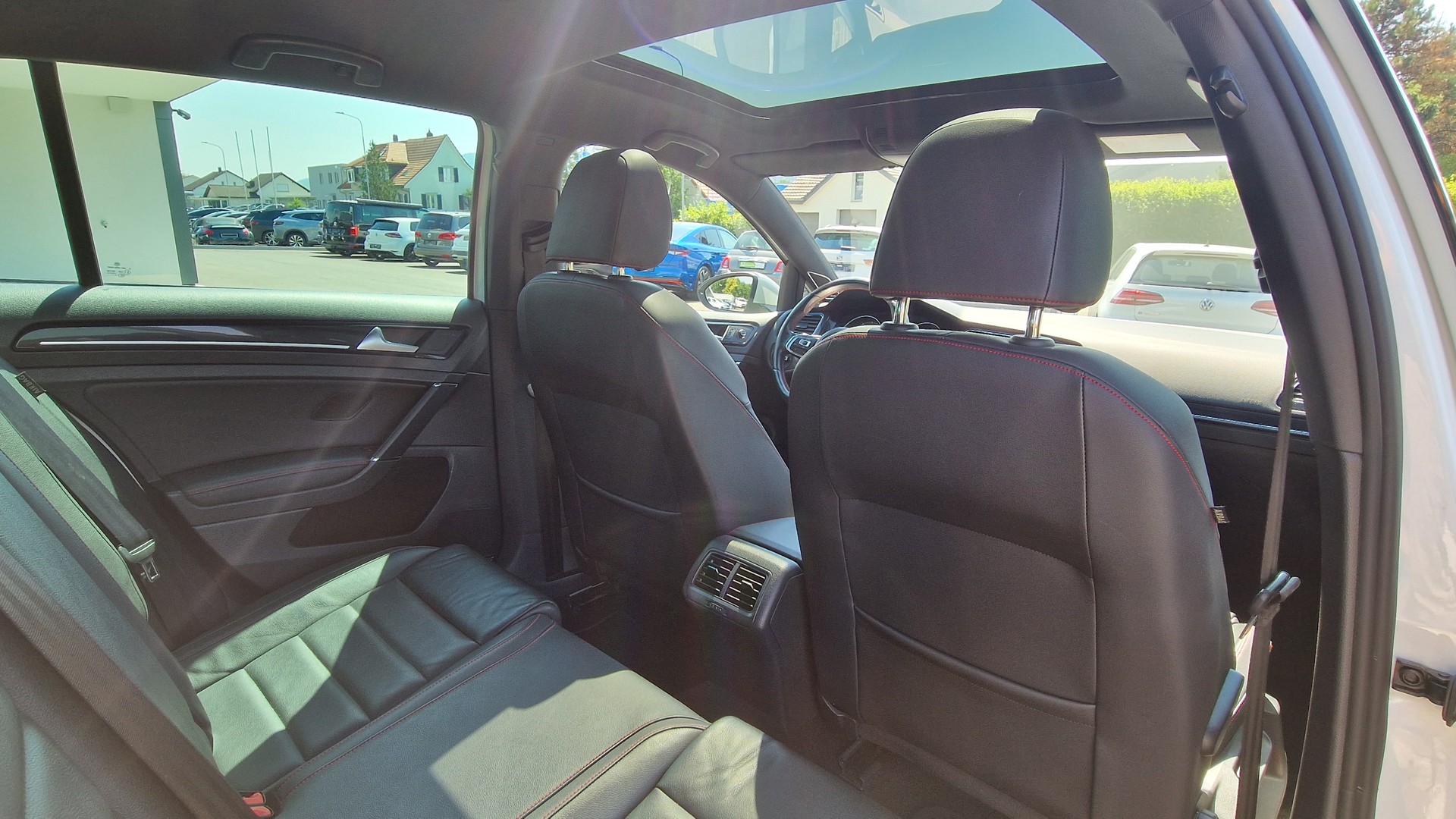 VW Golf 2.0 TSI GTI Performance DSG-image-12