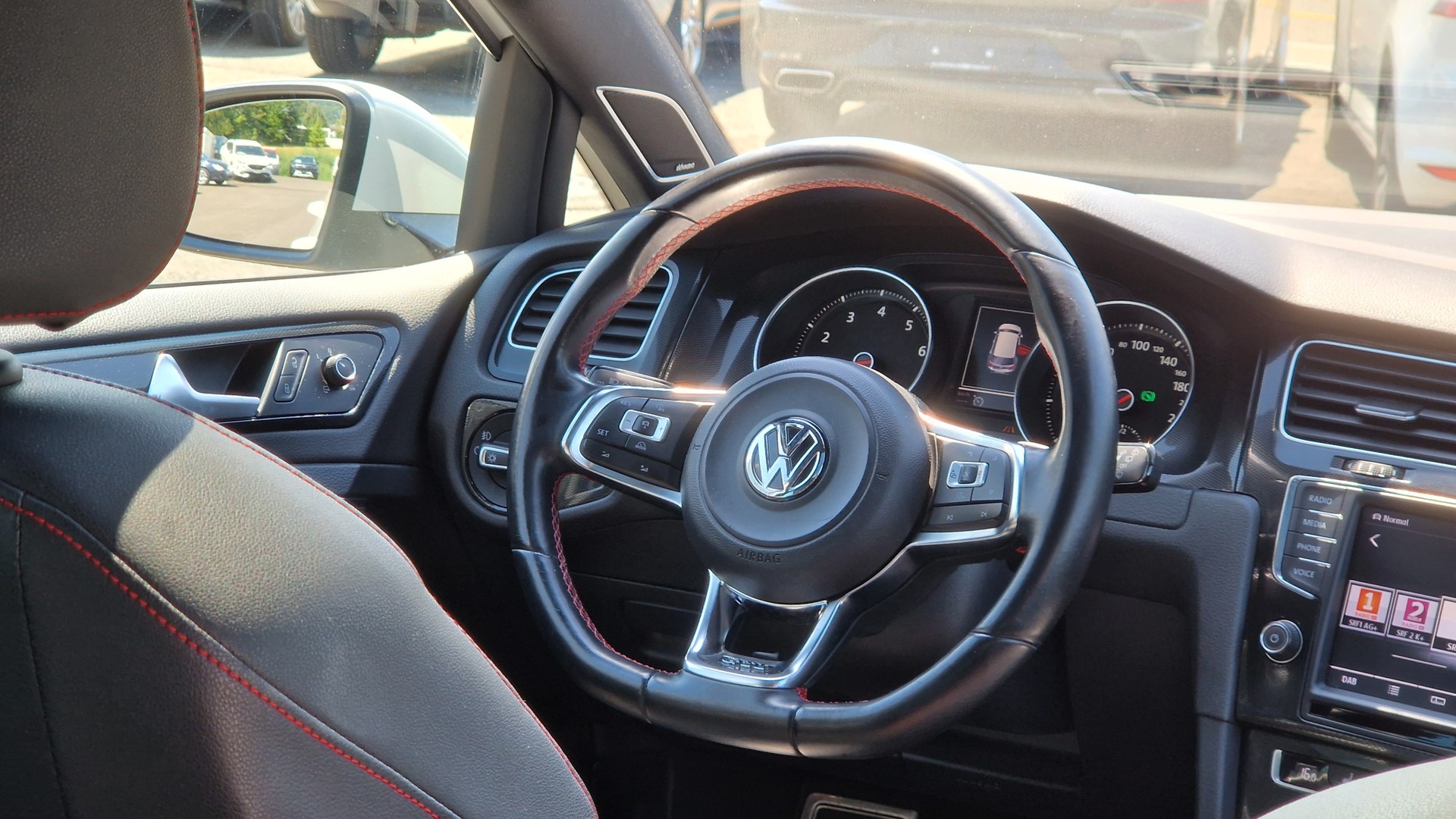 VW Golf 2.0 TSI GTI Performance DSG-image-13