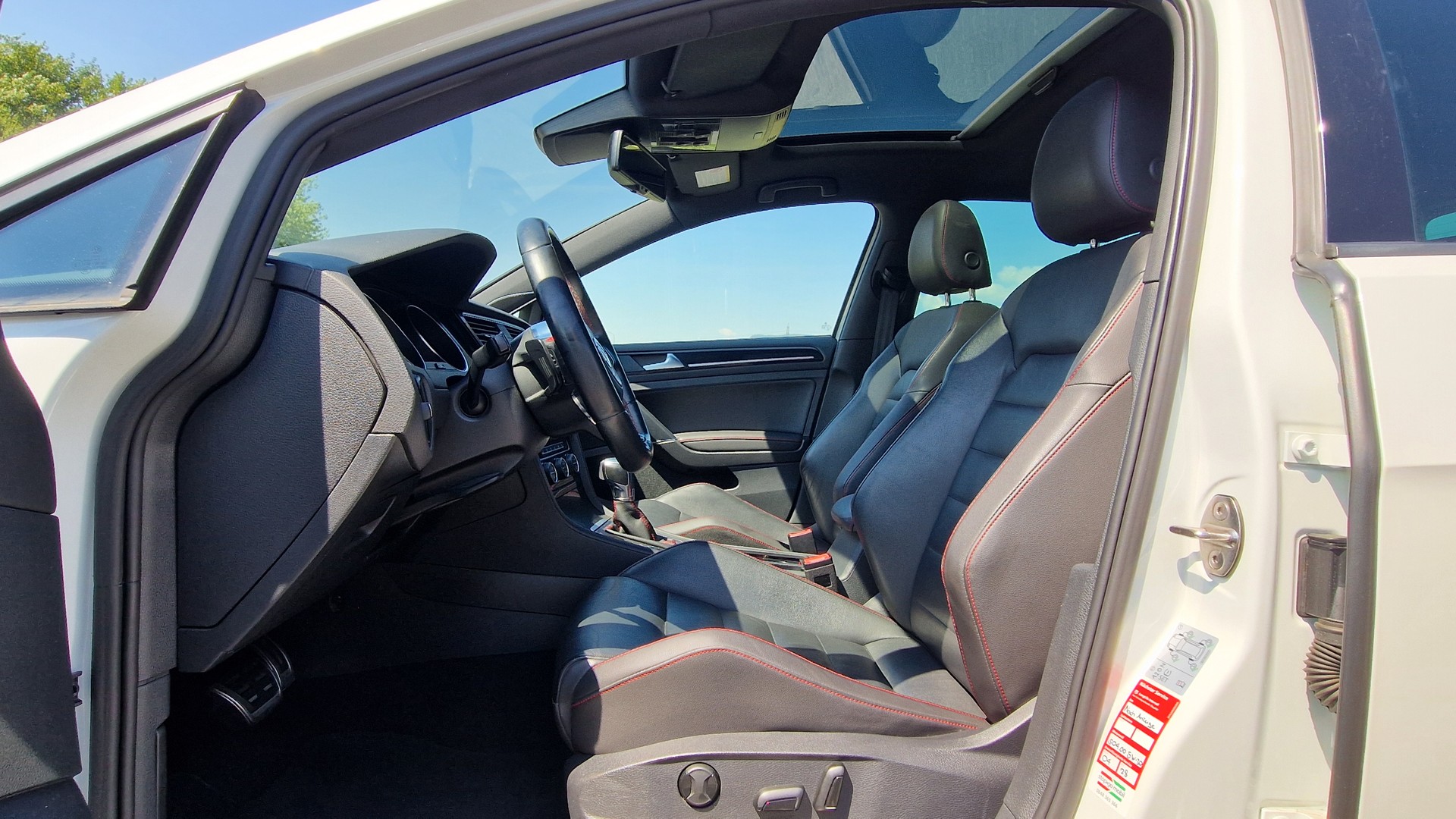 VW Golf 2.0 TSI GTI Performance DSG-image-4