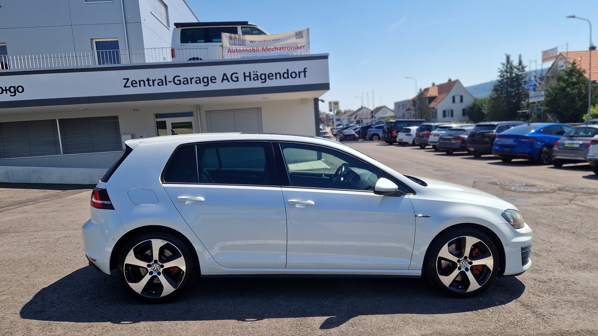VW Golf 2.0 TSI GTI Performance DSG-image-3